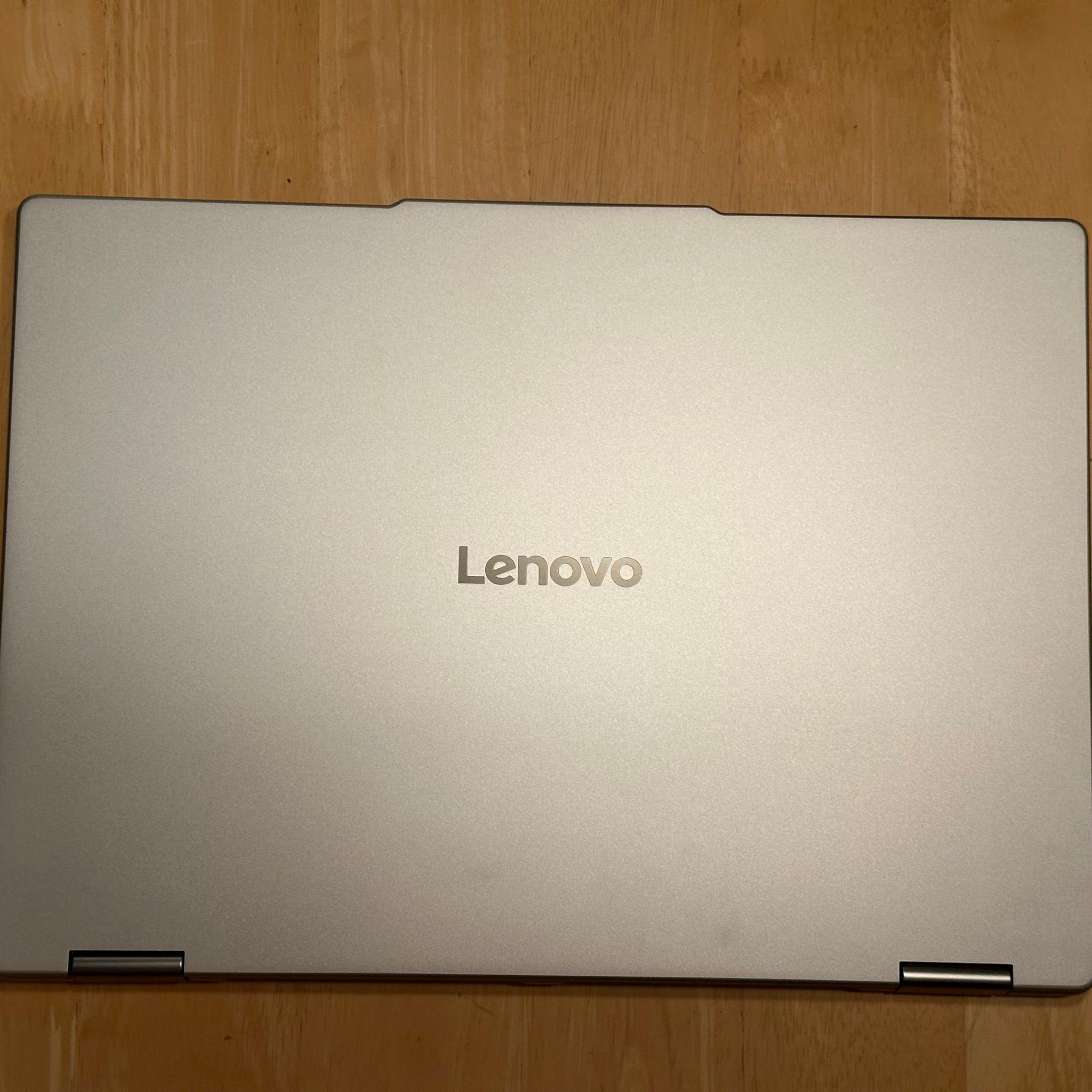 New Lenovo Yoga OLED 16" 7a 2-in-1 Touchscreen Laptop - AMD Ryzen AI 7 445 - 24G RAM - 512GB SSD