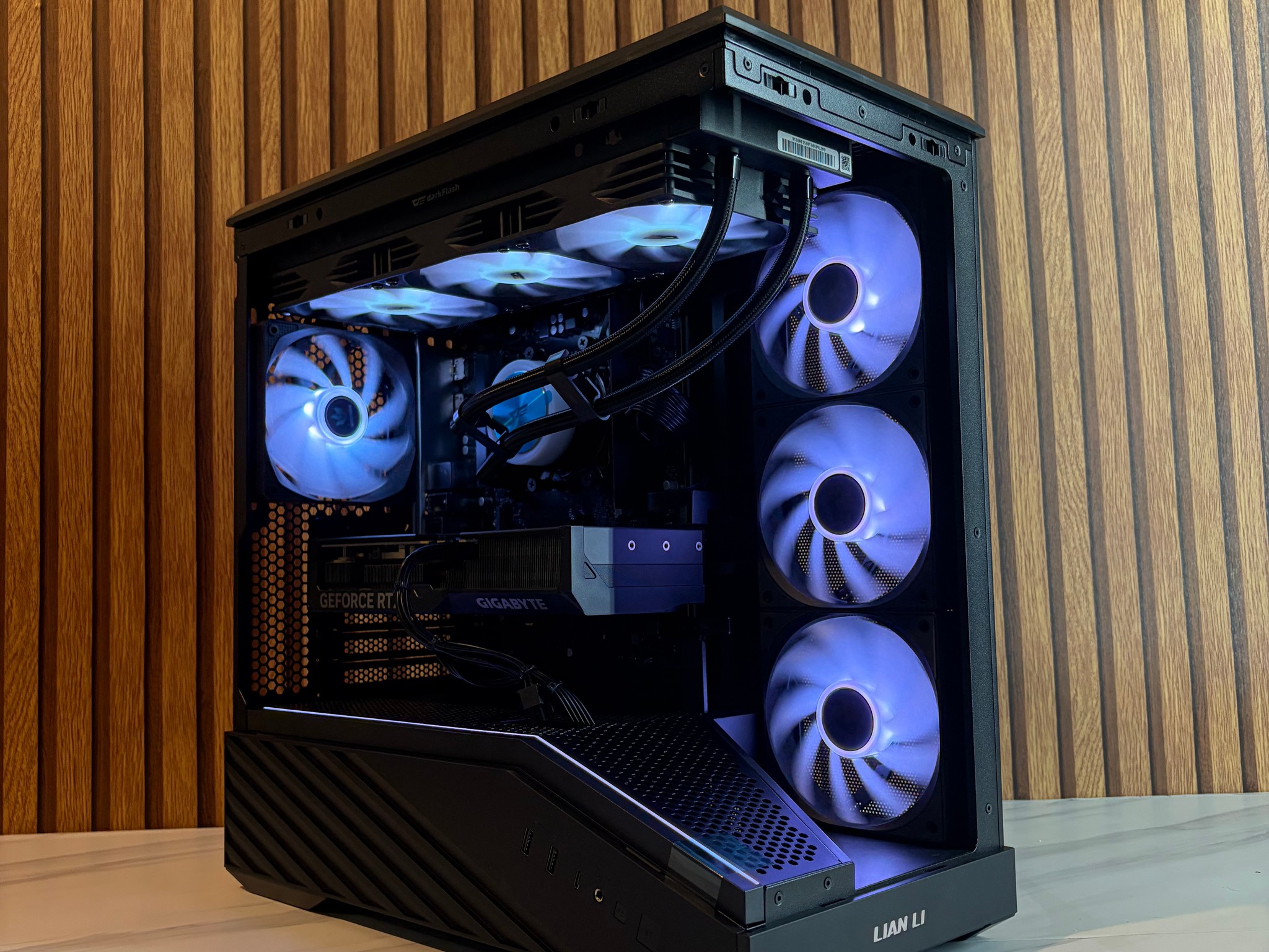 RTX 4070 | RYZEN 5 7600 | 16GB DDR5 | 1TB SSD | 360MM AIO