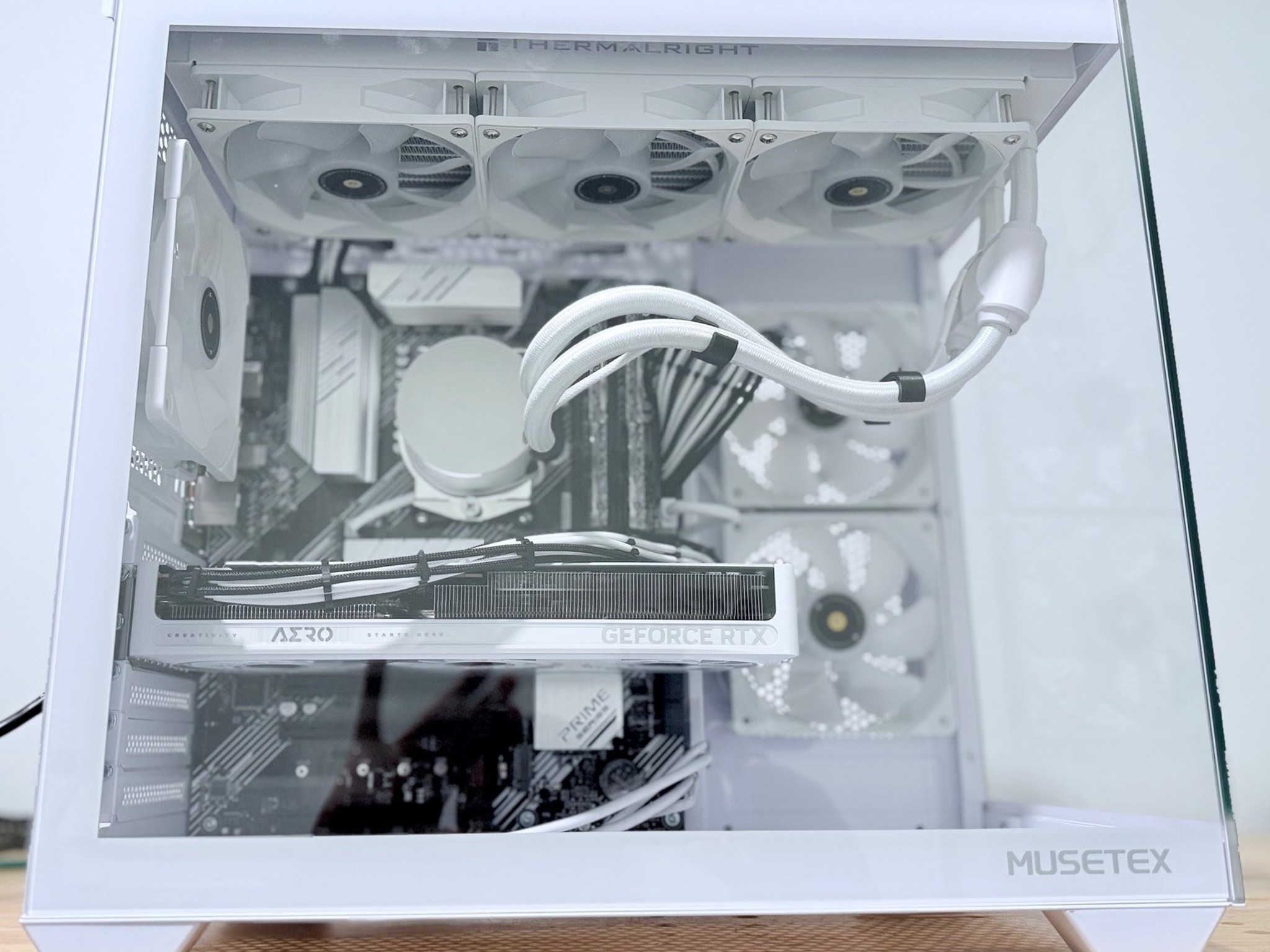 Achromatic Gaming PC RTX 5060 OC Edition
