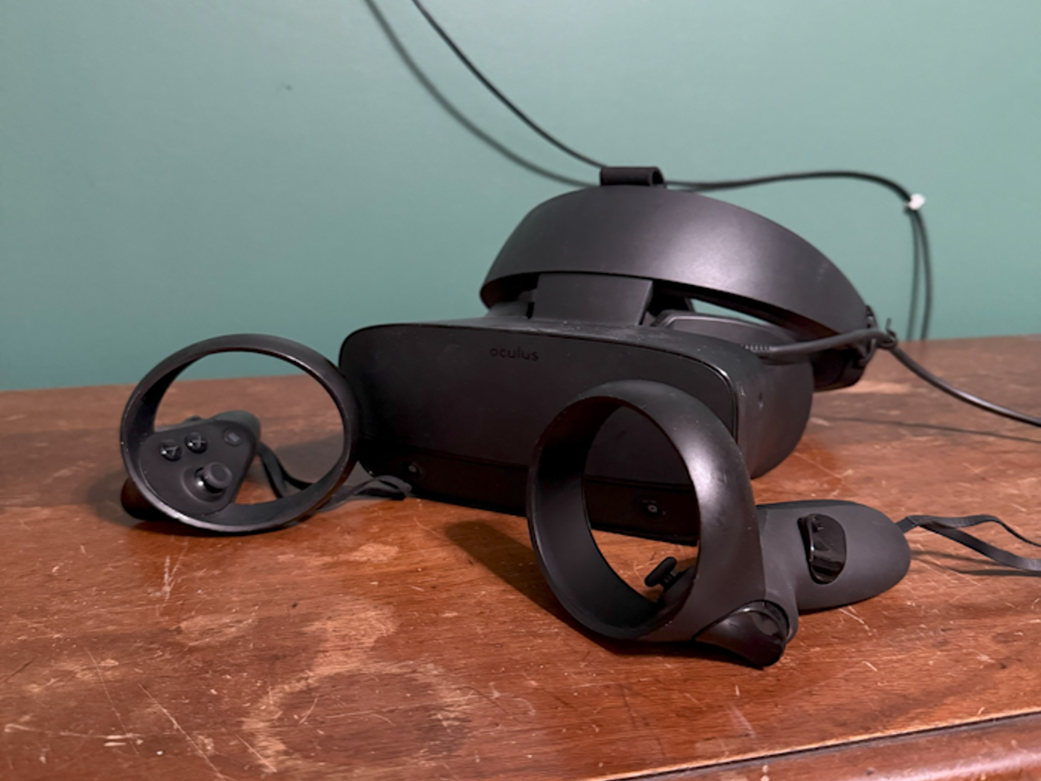 Oculus Rift S Headset and Controllers