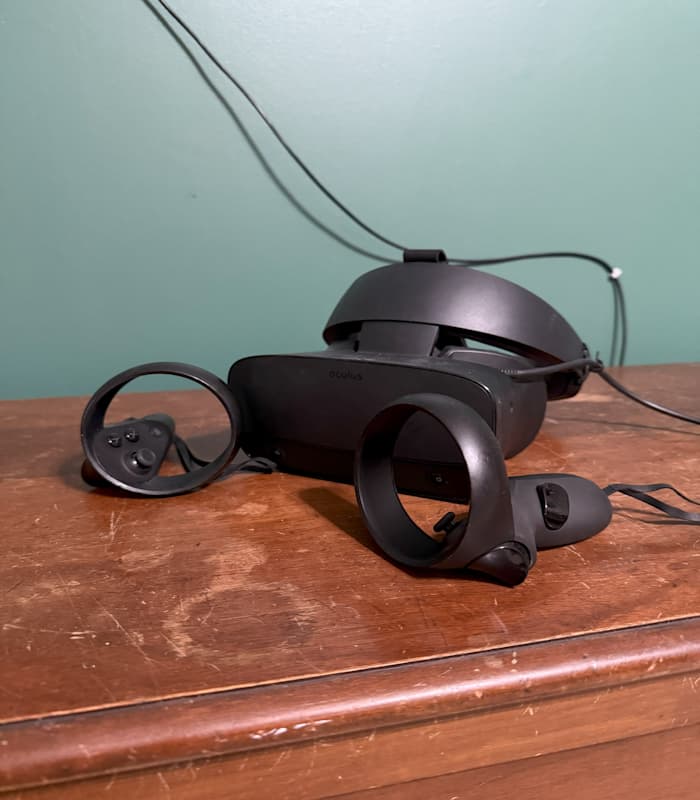 Oculus Rift S Headset and Controllers