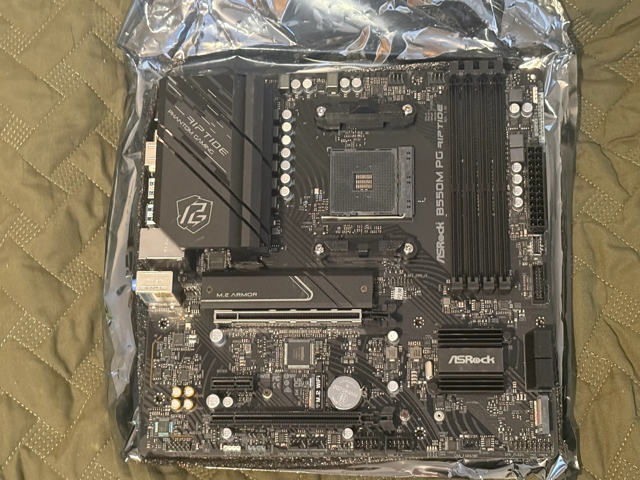 AMD Ryzen 7 5700X3D, ASRock B550M PG Riptide, Corsair 32GB 3600 CL16 DDR4