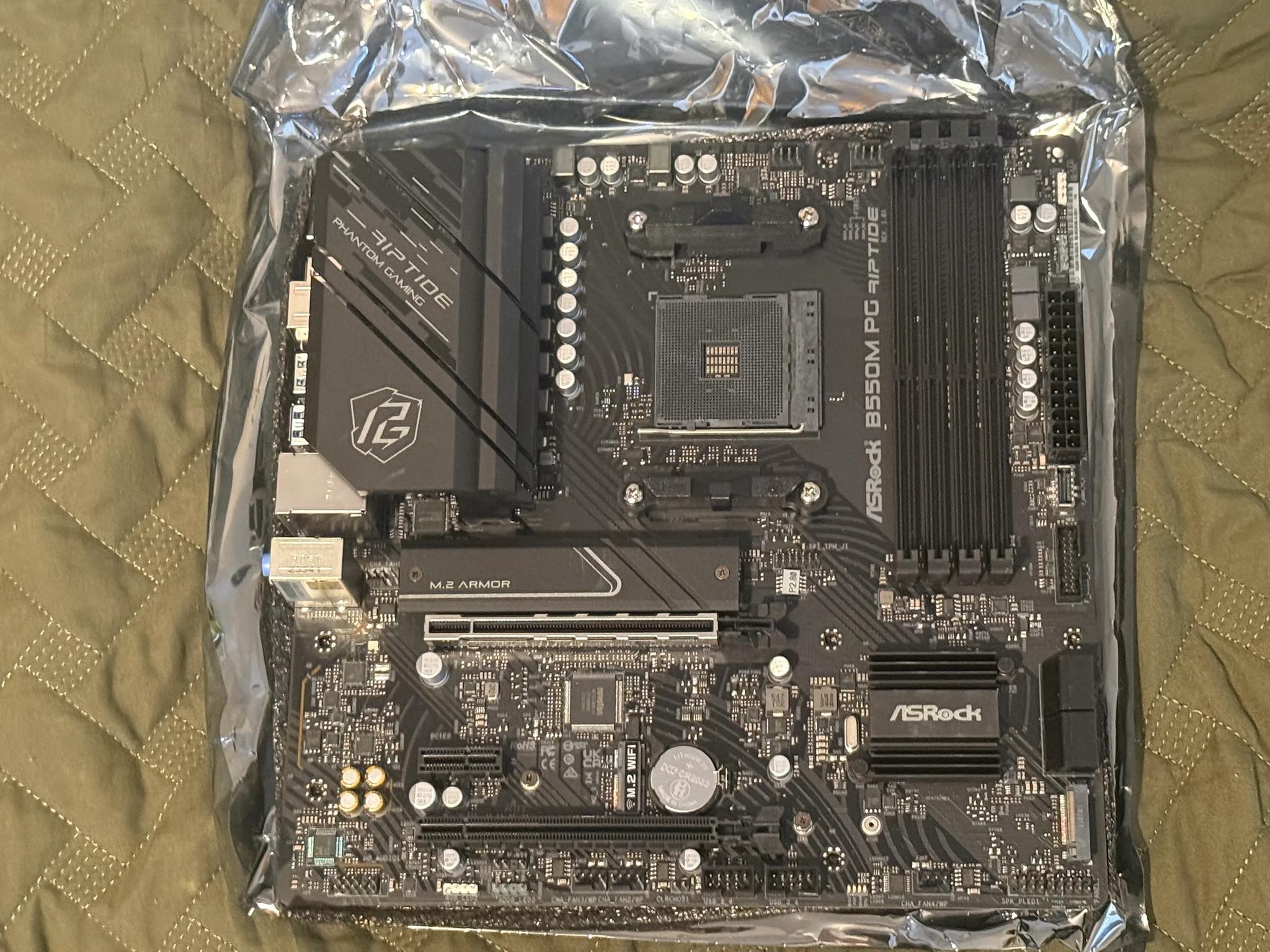 AMD Ryzen 7 5700X3D, ASRock B550M PG Riptide, Corsair 32GB 3600 CL16 DDR4