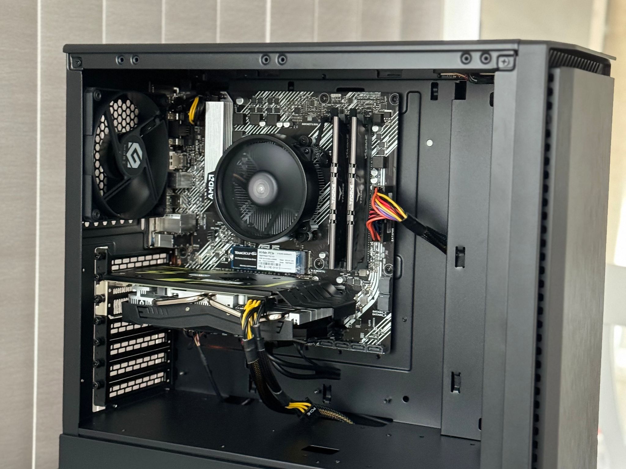 1080p new rebuilt gaming pcRyzen 5 5000 / Radeon RX 580 / 1tb ssd / 16 Gb ddr4