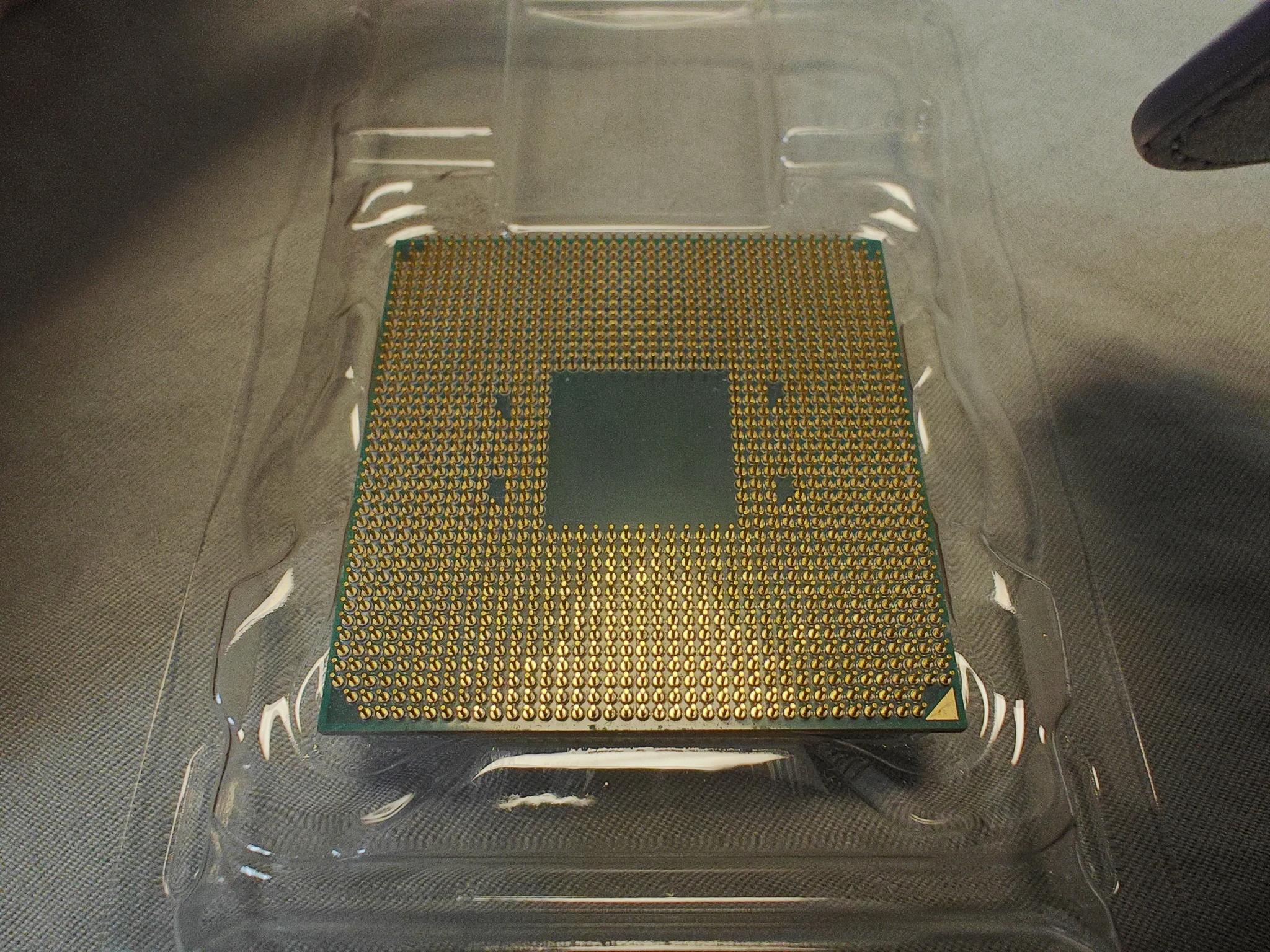 AMD Ryzen 7 3700X 8-Core 16-Thread CPU