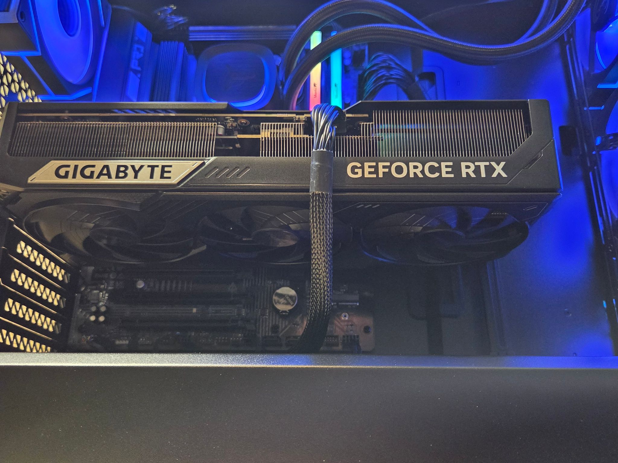 GeForce RTX 5090 Custom Gaming PC - Ryzen 7 9800X3D