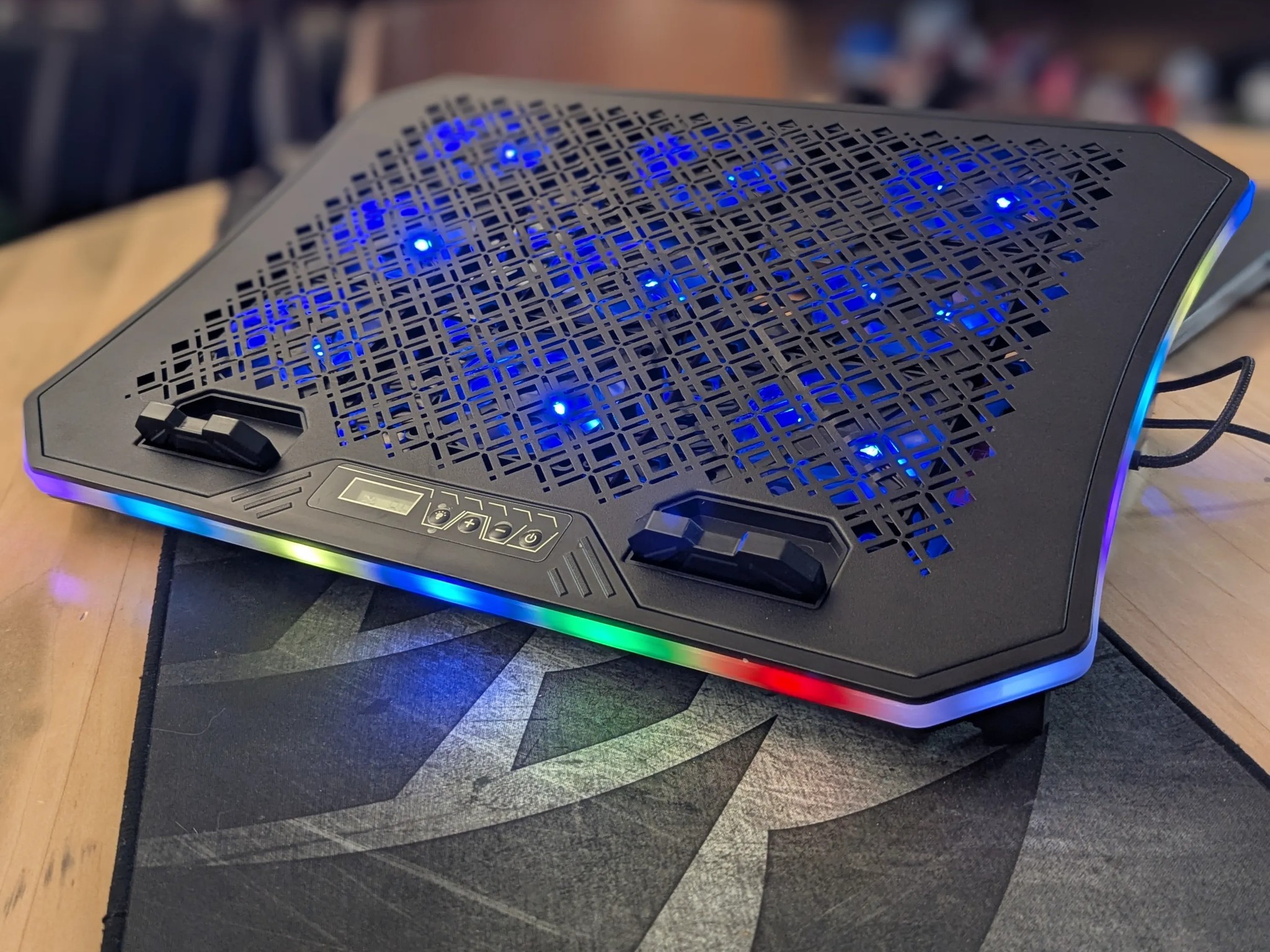 🔥 Lenovo Legion Y740 17" – RTX 2080 Gaming Beast + RGB Stand 💻