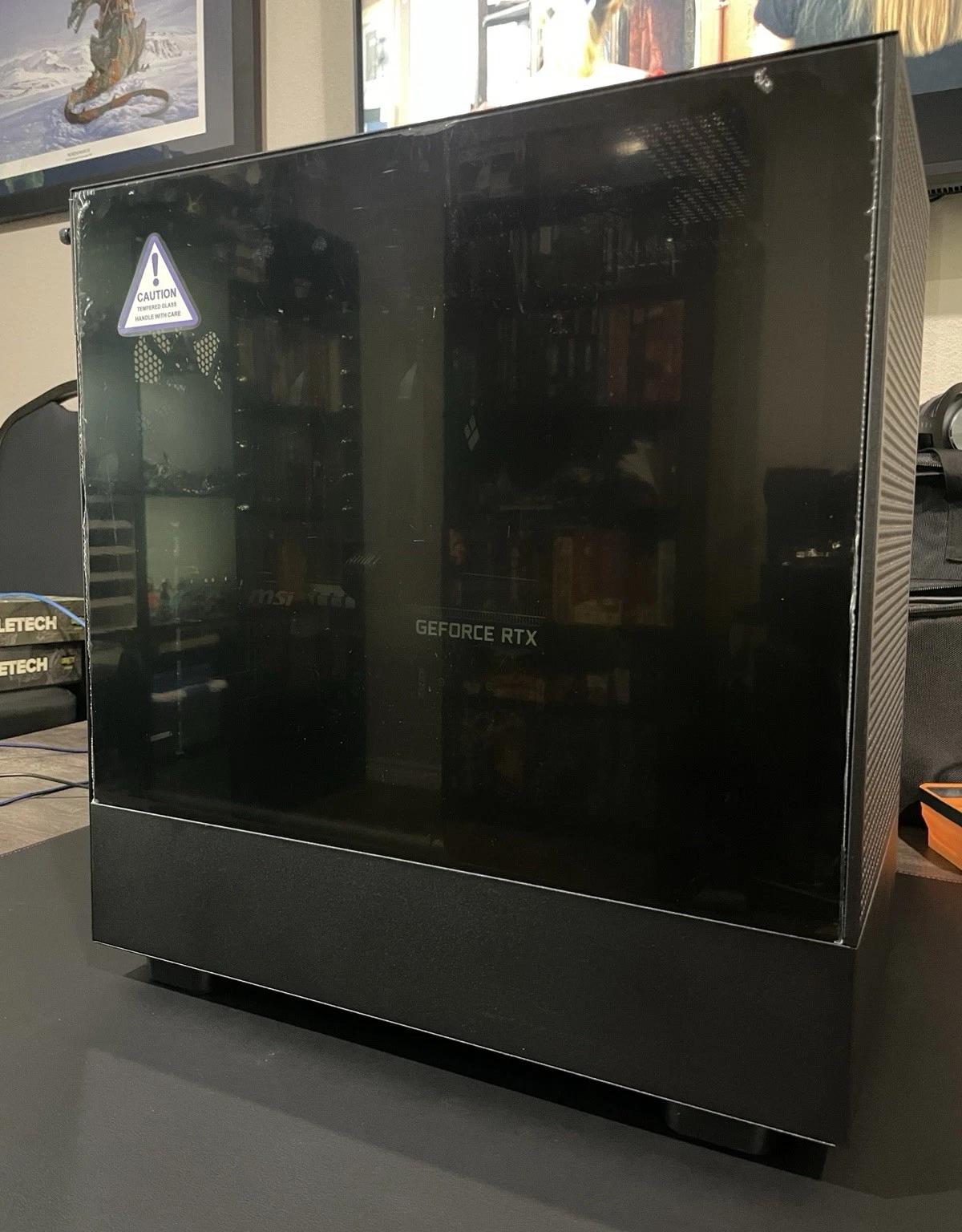 Stealth Gaming PC / Intel i5-12600KF / RTX 3060 / 16GB / 1TB / Windows 11 Pro