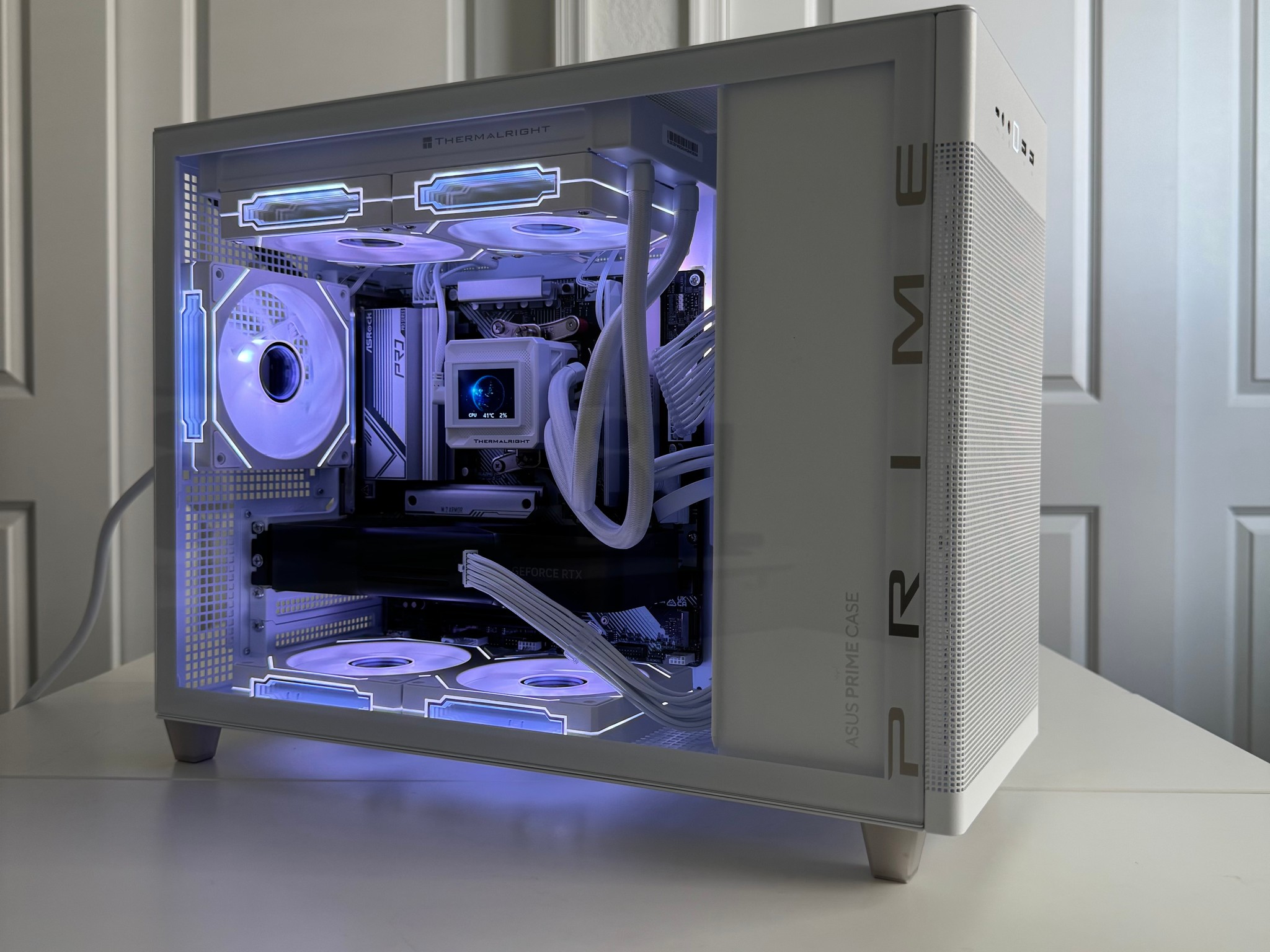 High-Performance 1440p/4K Mini PC AMD Ryzen 7 7700X NVIDIA 5070 Founders Edition 32GB DDR5 1TB NVMe