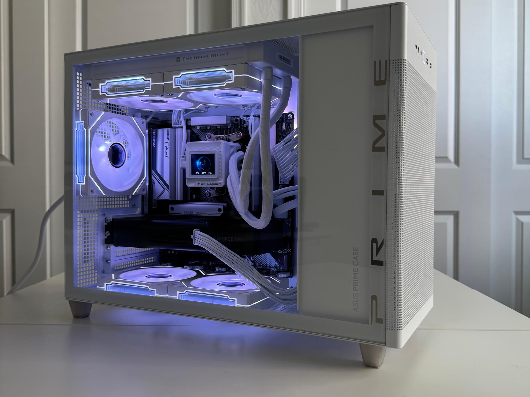 High-Performance 1440p/4K Mini PC AMD Ryzen 7 7700X NVIDIA 5070 Founders Edition 32GB DDR5 1TB NVMe