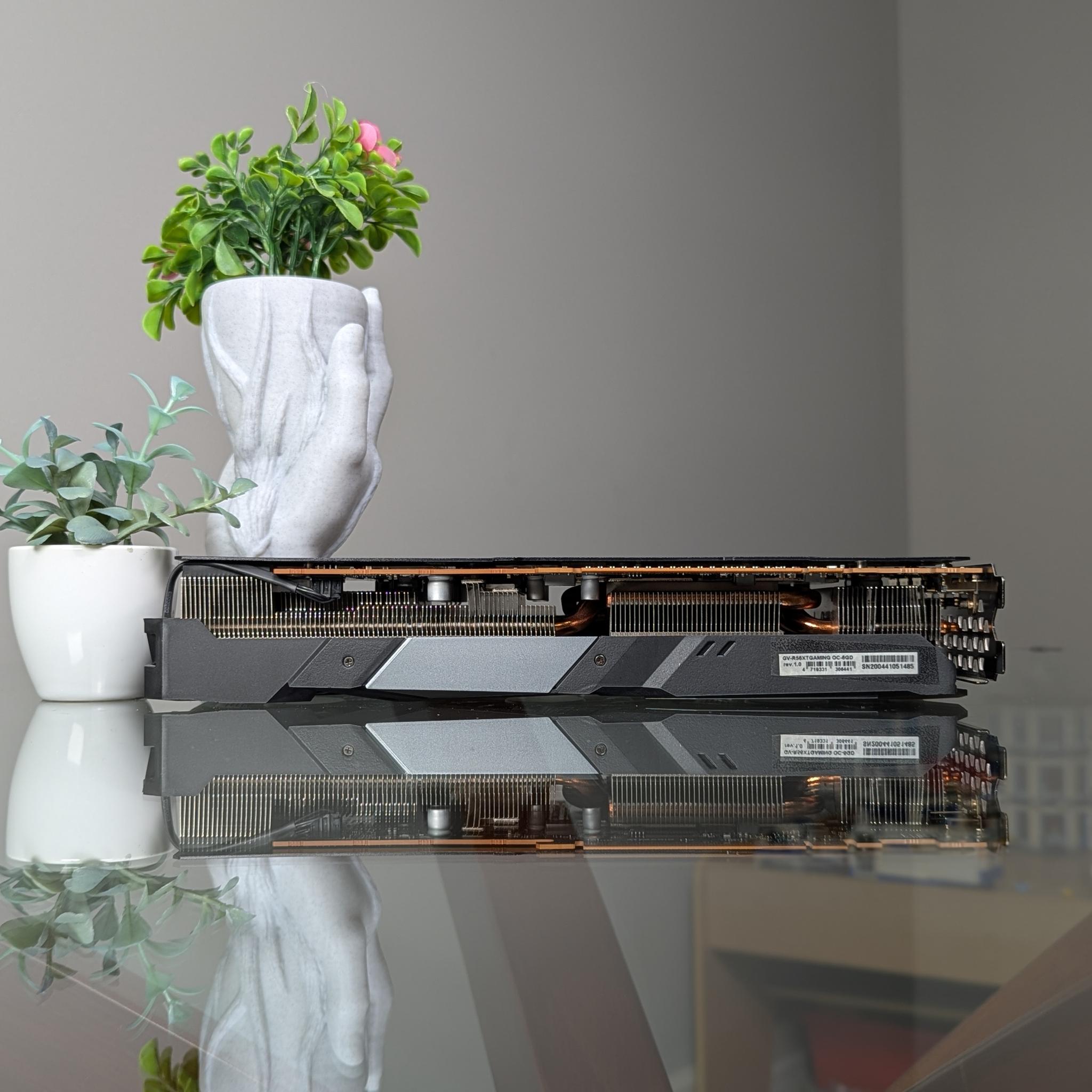 Gigabyte RX 5600XT | Please Read Description | Powers On | No Video signal