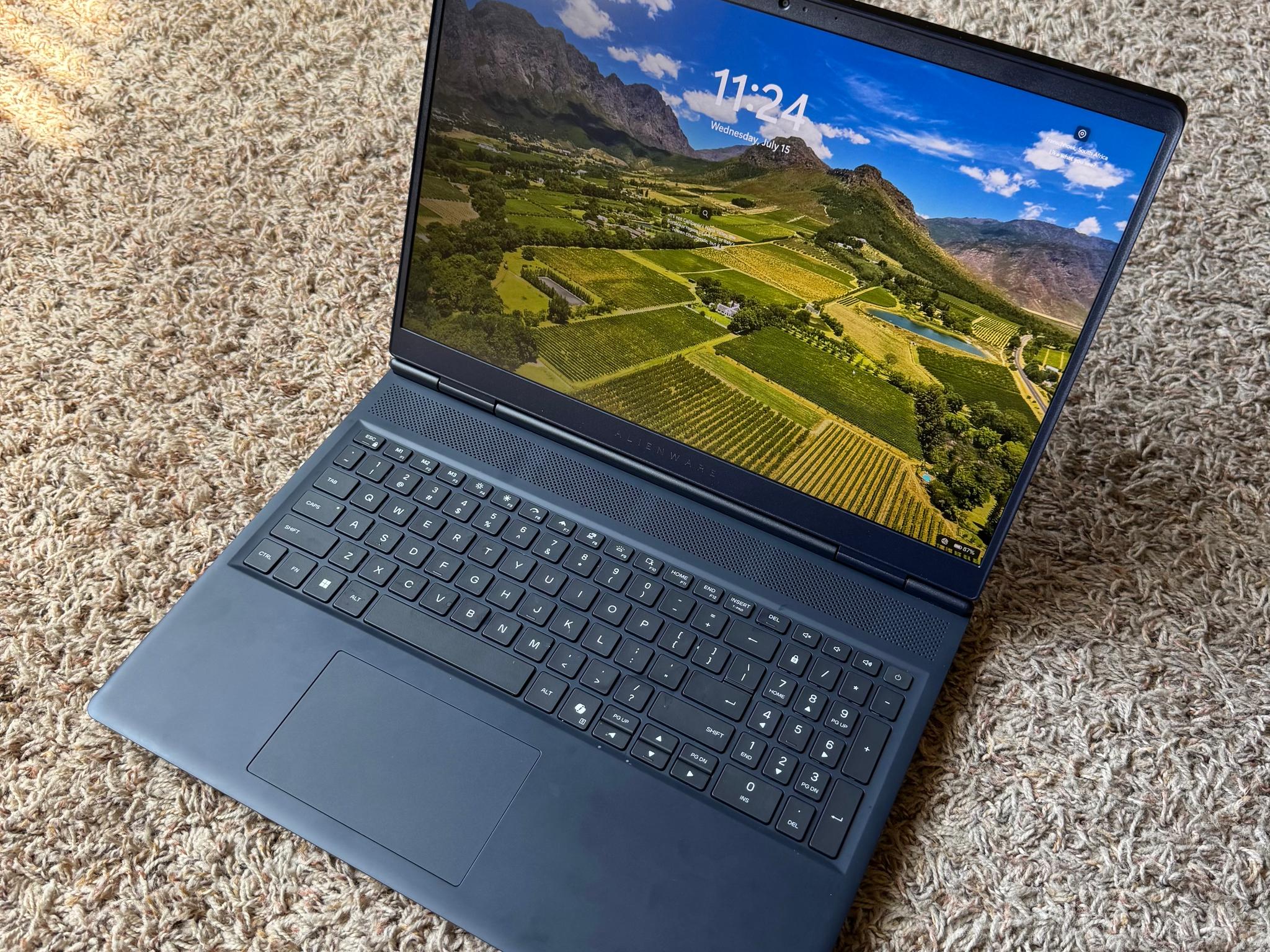 Rtx 5060 / Ultra 7 240h / 16GB DDR5 Ram / 1TB SSD / 1440p Resolution / 100% battery health