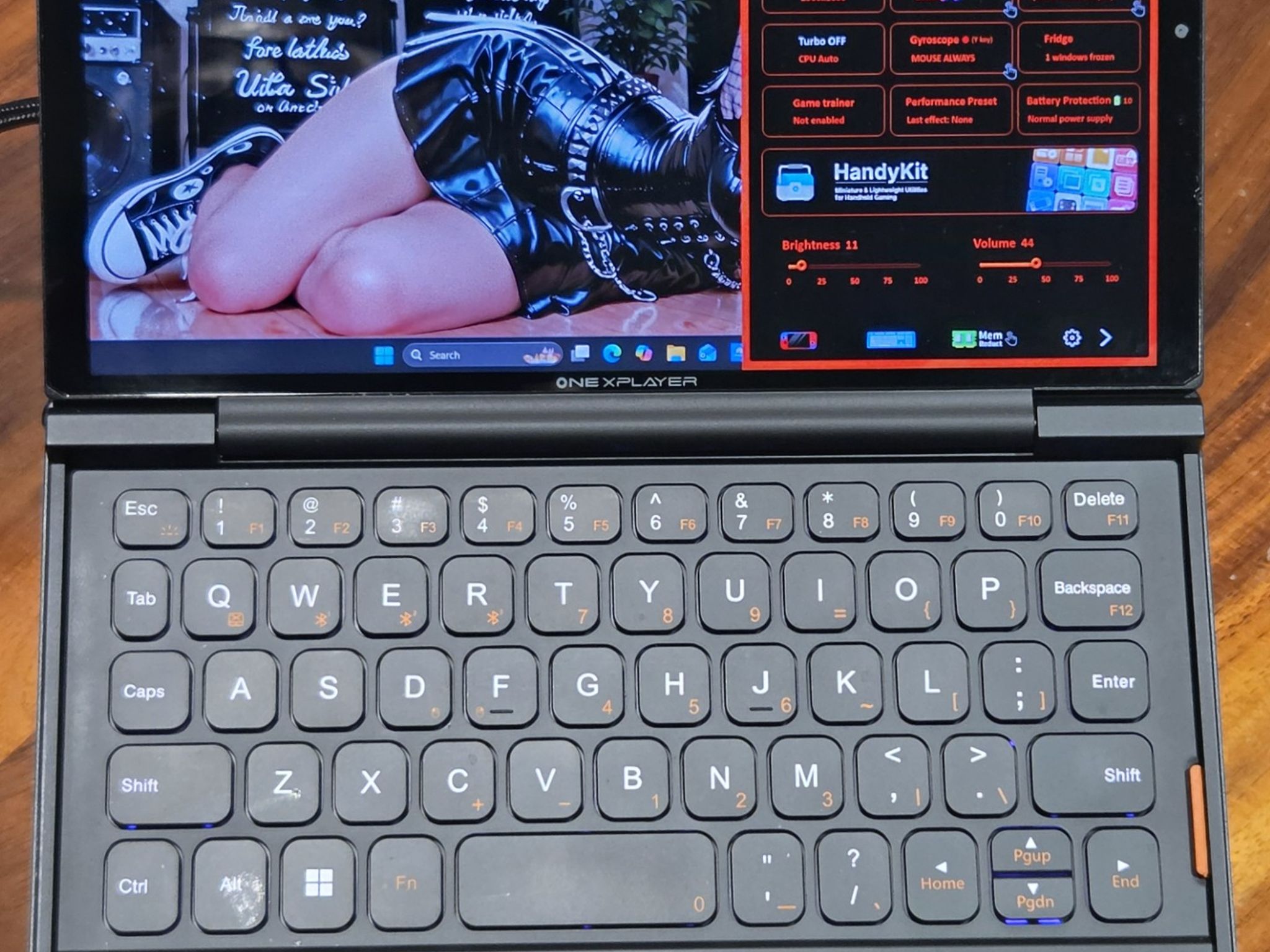 ONEXPLAYER G1: AMD Ryzen AI 9 HX 370