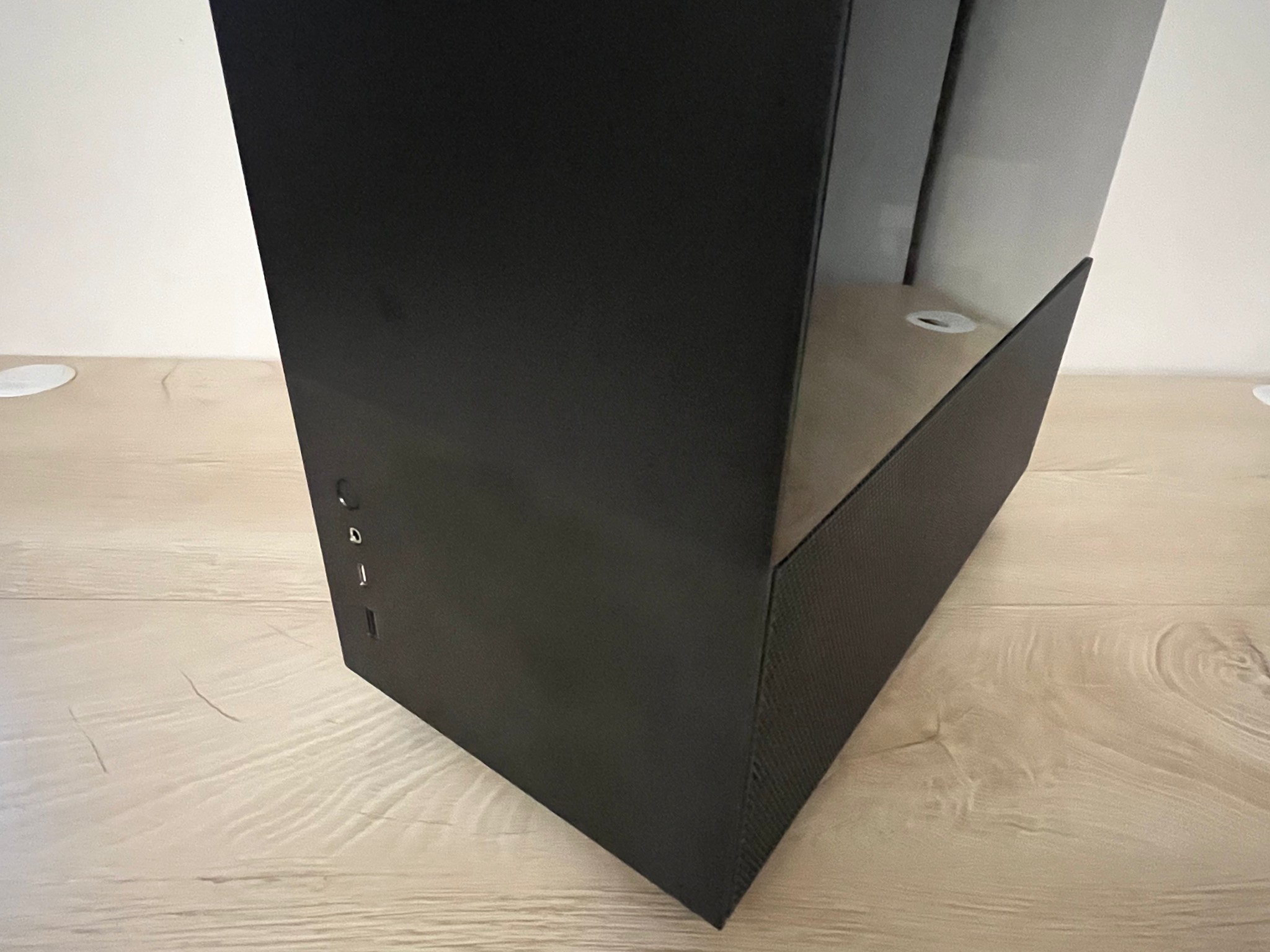 Lian Li Q58 (PCIE 4.0) ITX Case w/ +80 Gold 650w SFX PSU
