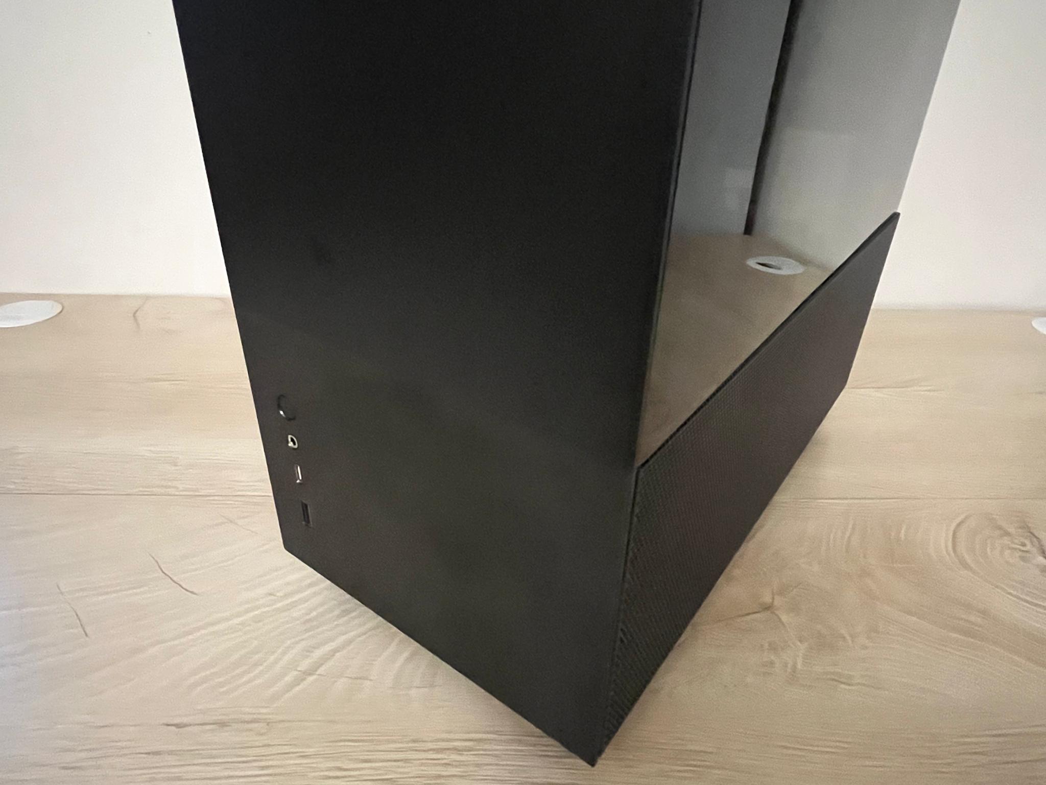 Lian Li Q58 (PCIE 4.0) ITX Case w/ +80 Gold 650w SFX PSU