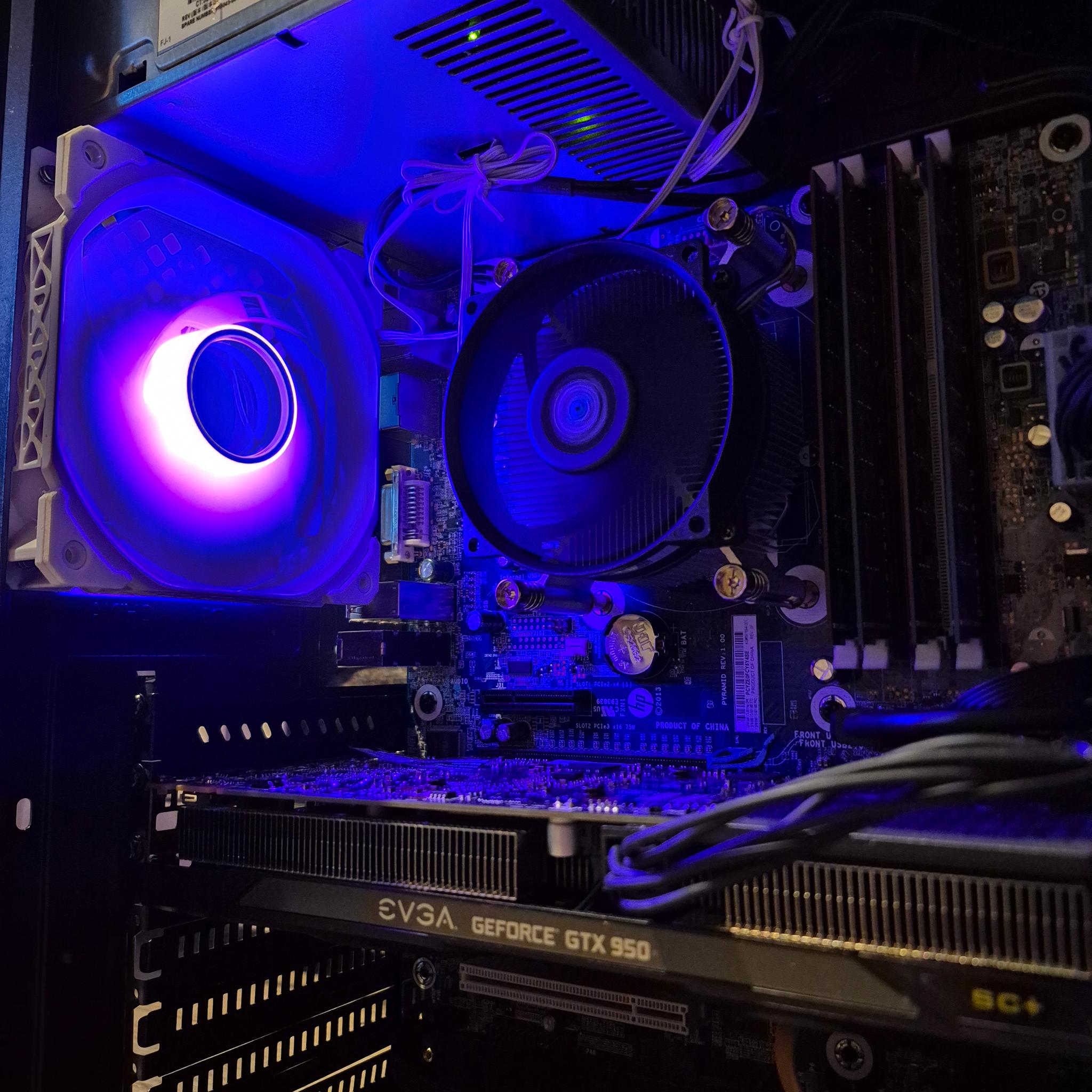 90 FPS Fortnite | i5-4570, 16GB RAM, 500GB SSD, GTX 950 2GB