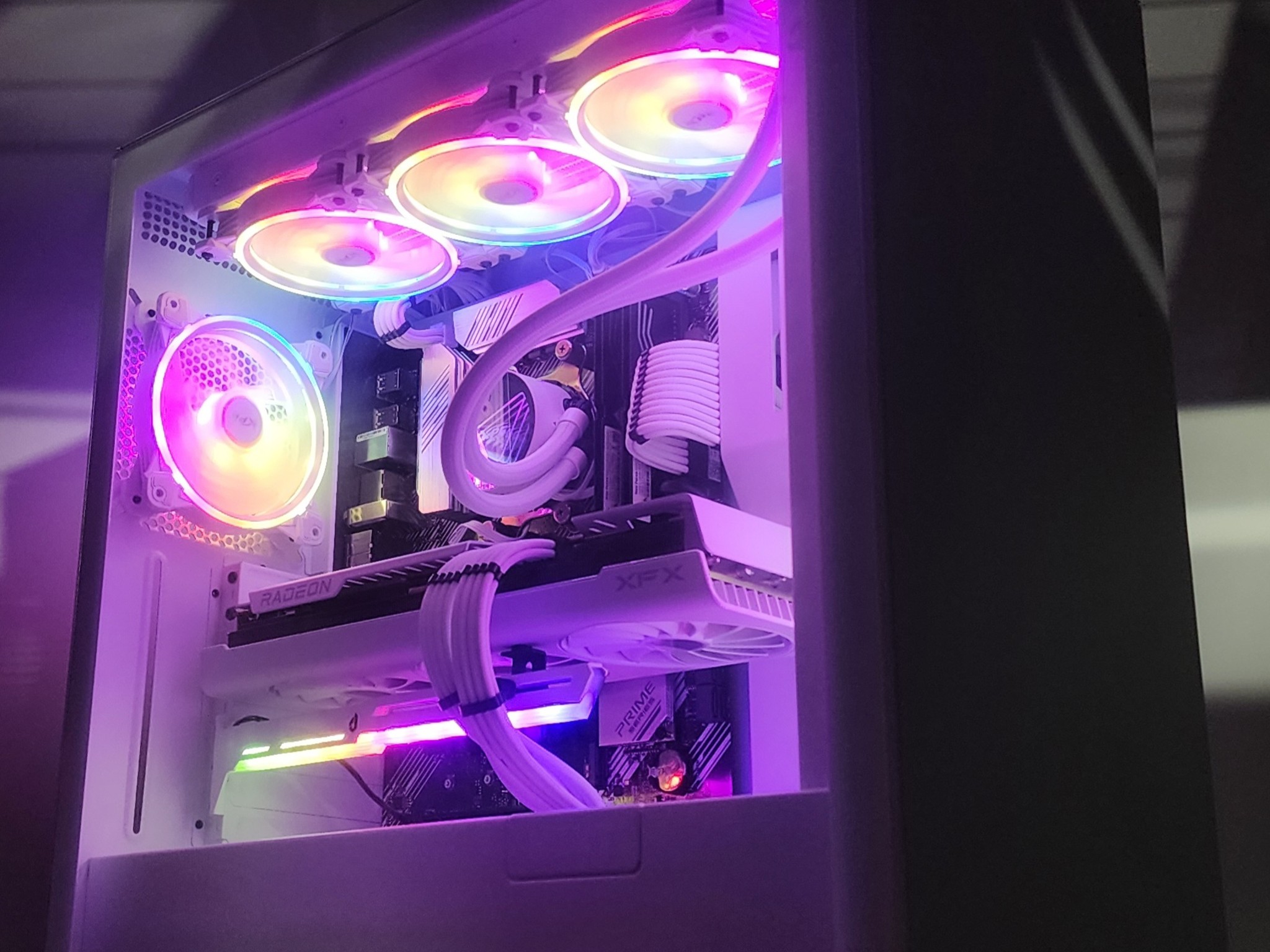 Gaming PC Ryzen 7 5700X 16GB RAM 1TB SSD RX 7800 XT 16GB Windows 11 Computer