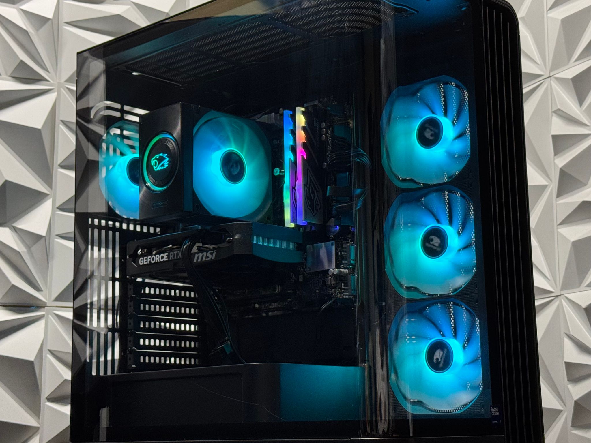 RTX 5060 / Ultra 7 265F / 32GB DDR5 Ram / 1TB SSD / Gaming pc / streaming pc / work pc