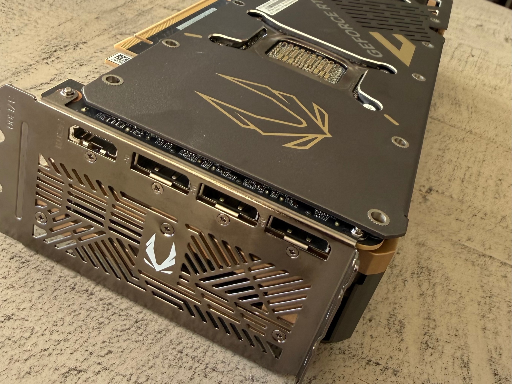ZOTAC GAMING GeForce RTX 5080 SOLID CORE