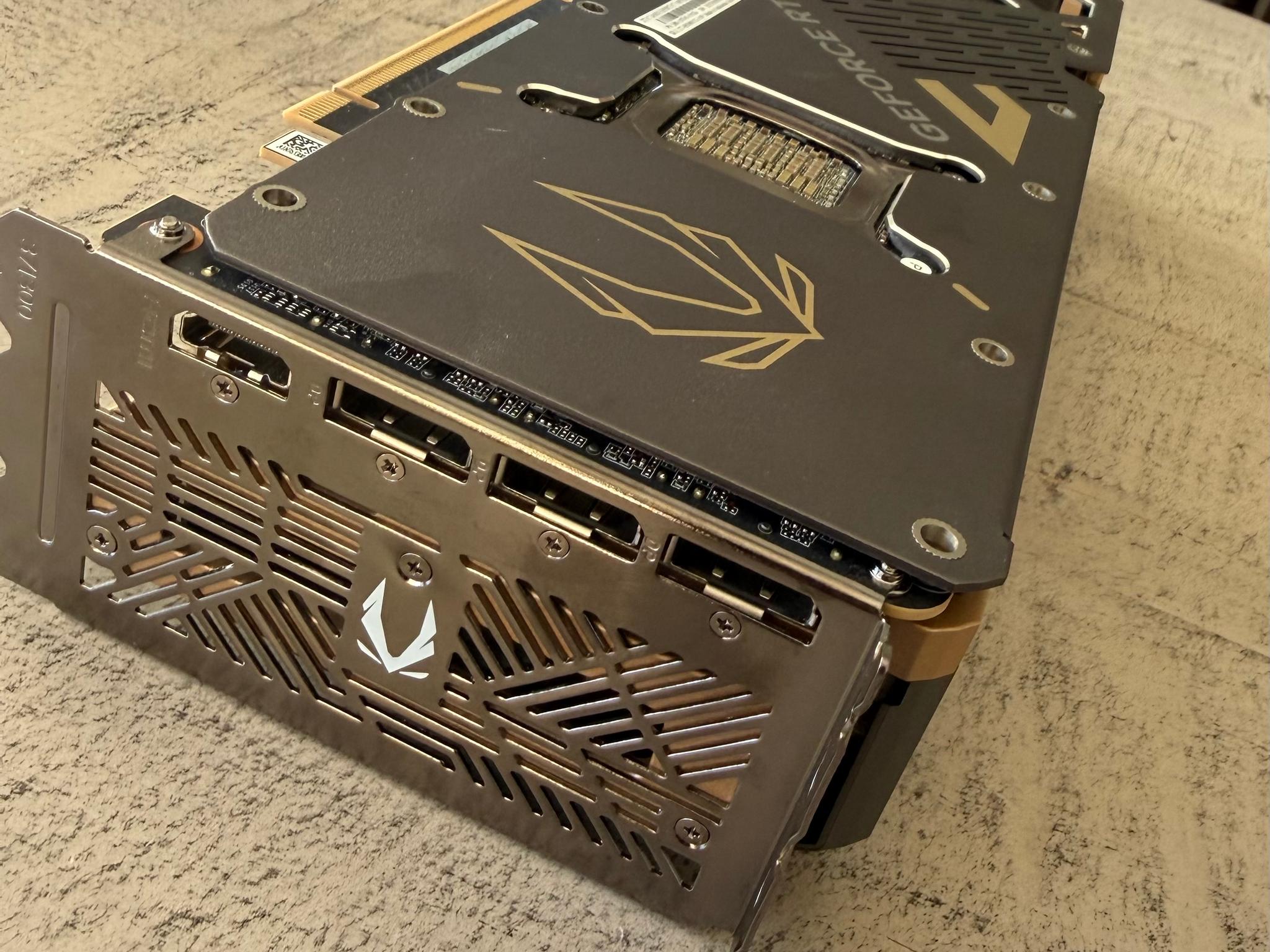 ZOTAC GAMING GeForce RTX 5080 SOLID CORE