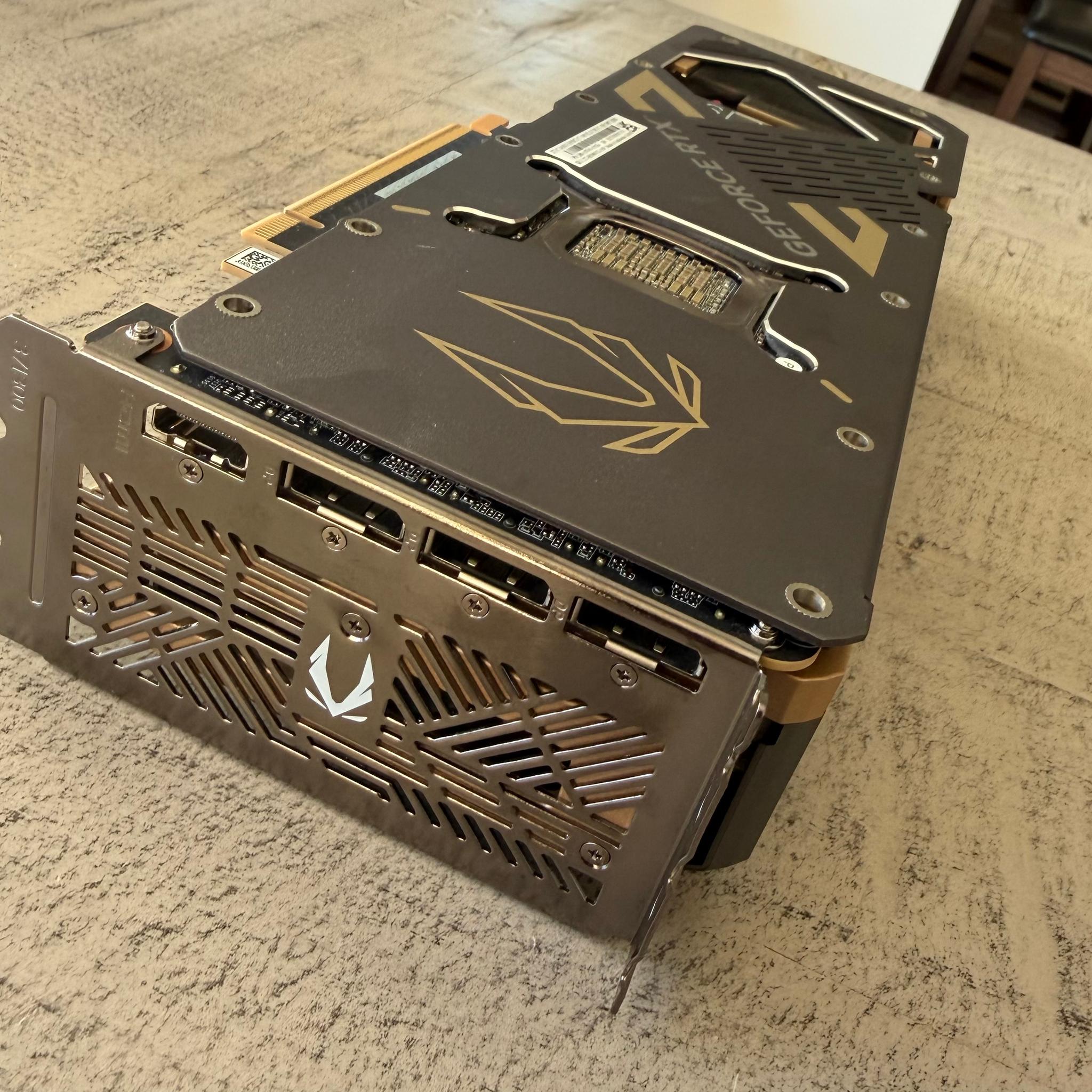 ZOTAC GAMING GeForce RTX 5080 SOLID CORE