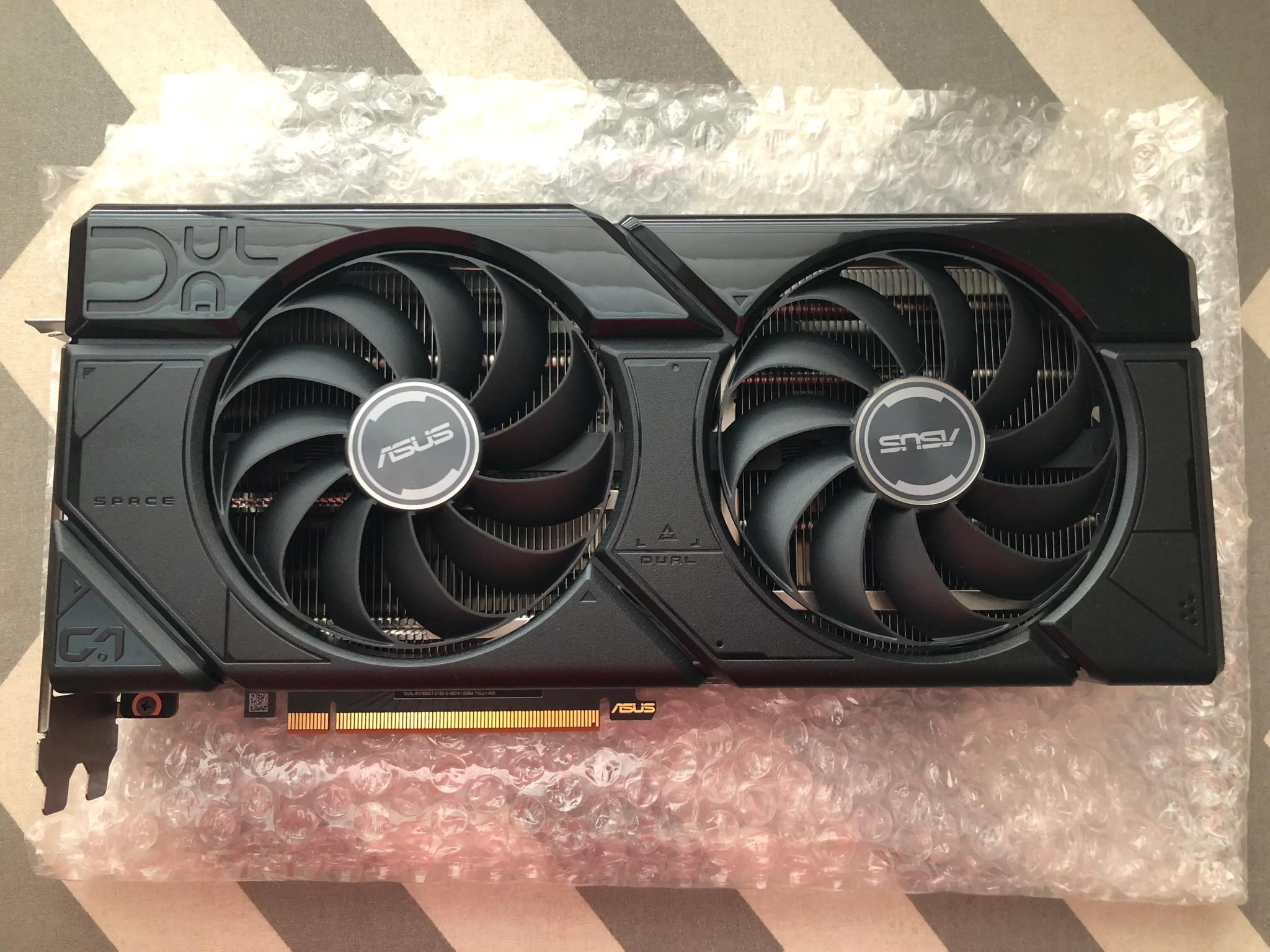 ASUS Dual 7800 XT