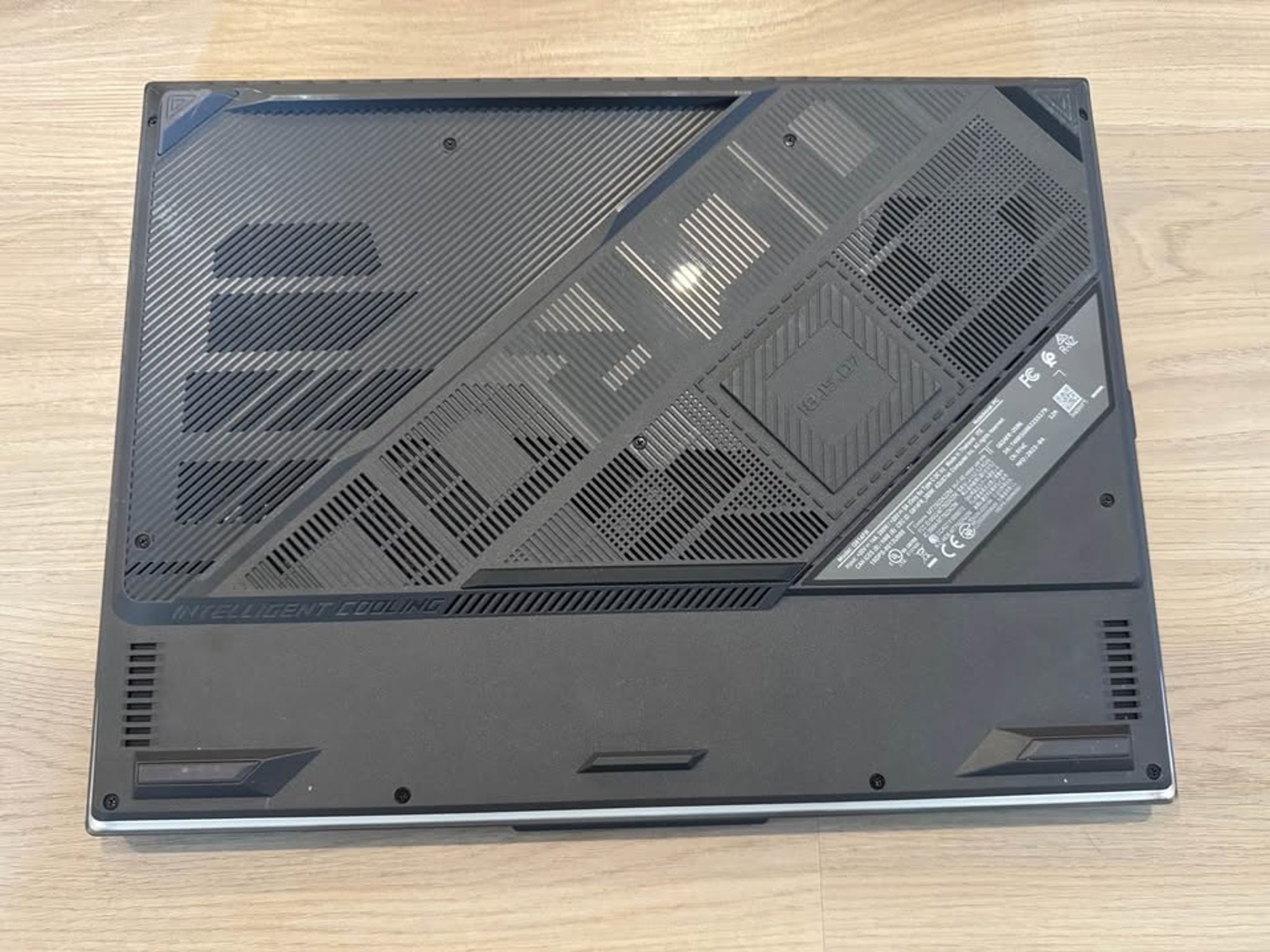 ASUS ROG Strix G16 - Ryzen 9 9955HX3D RTX 5070 Ti 32GB RAM 1TB SSD 16" 2.5K 240Hz
