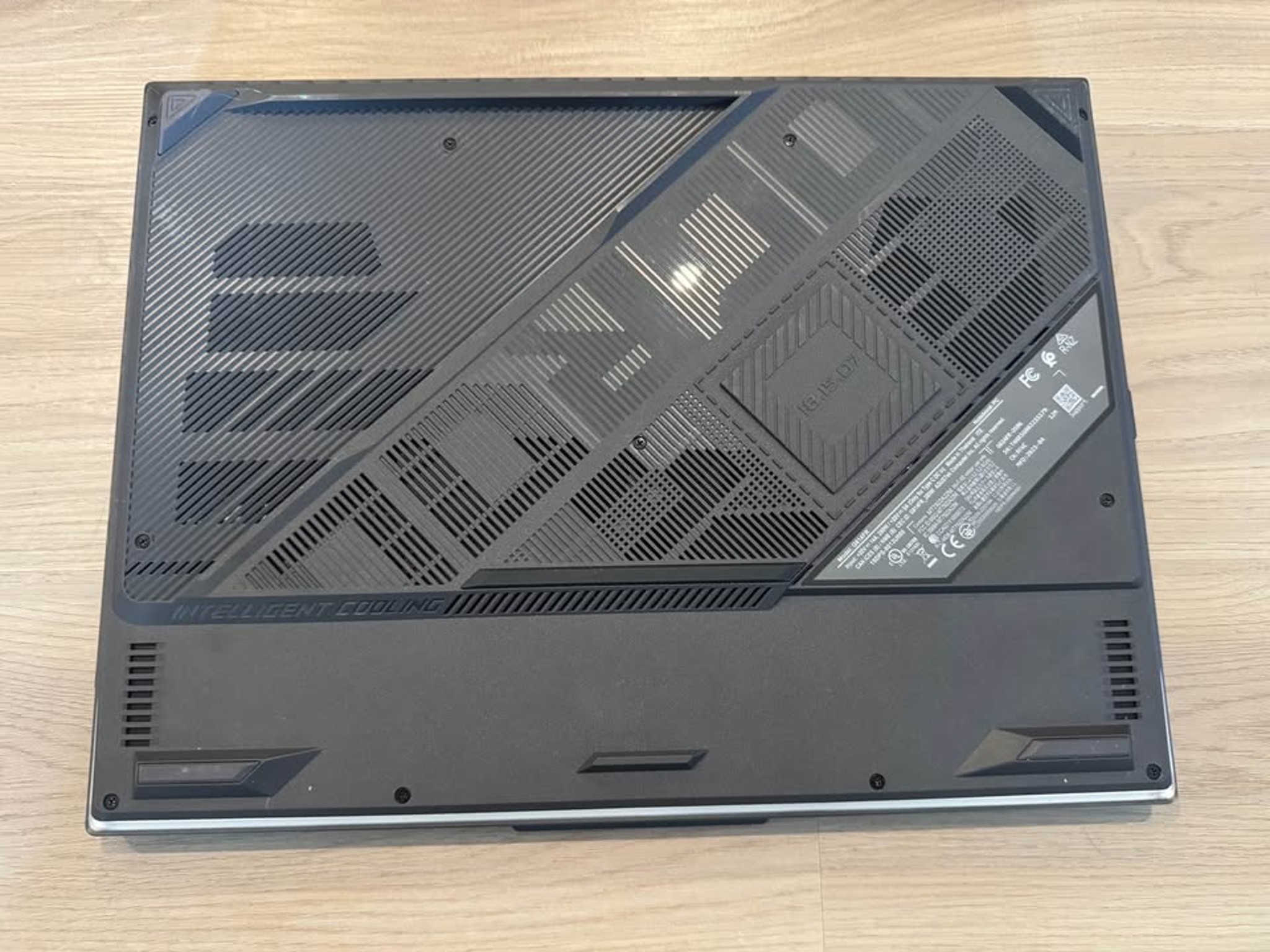 ASUS ROG Strix G16 - Ryzen 9 9955HX3D RTX 5070 Ti 32GB RAM 1TB SSD 16" 2.5K 240Hz