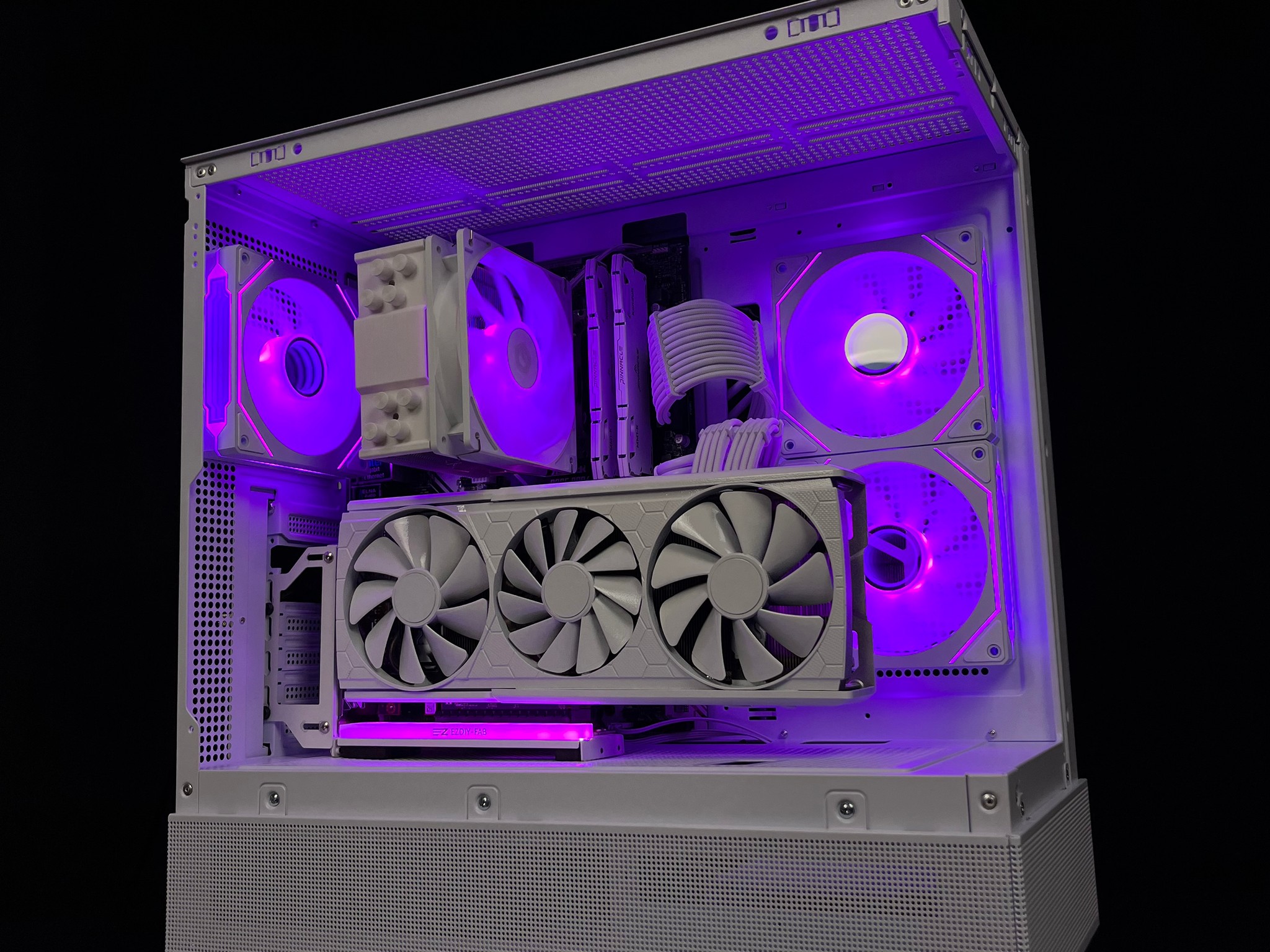 RX 5700XT, Intel i5 9400F, 16GB DDR4, 1TB SSD