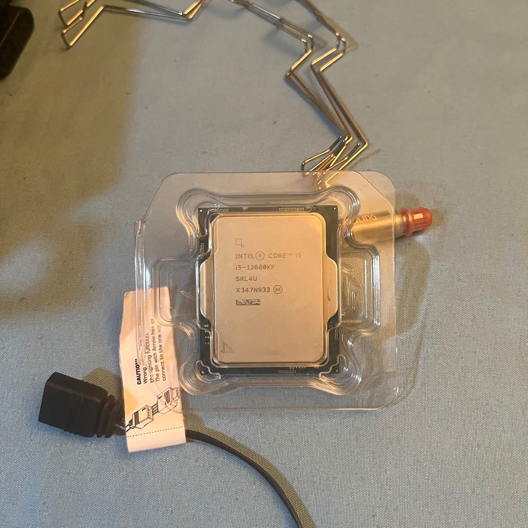 Intel Core i5-12600KF with CPU cooler | Jawa