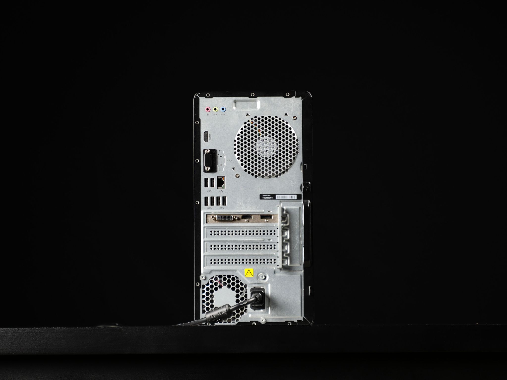 \ HP-01 / Radeon RX 550 AMD Ryzen 7 1700  .9TB Windows 11 8GB Gaming PC