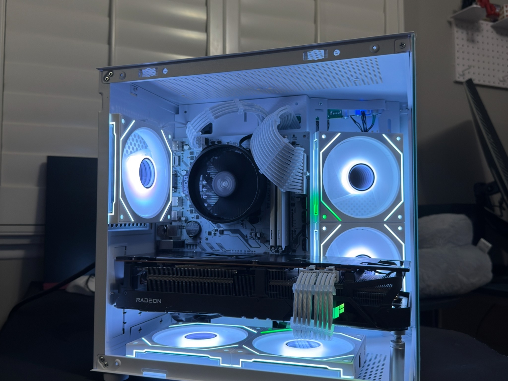 1440p COMPACT GAMING PC | 6700xt | RYZEN 5 5600 | 32GB RAM | 1TB M.2