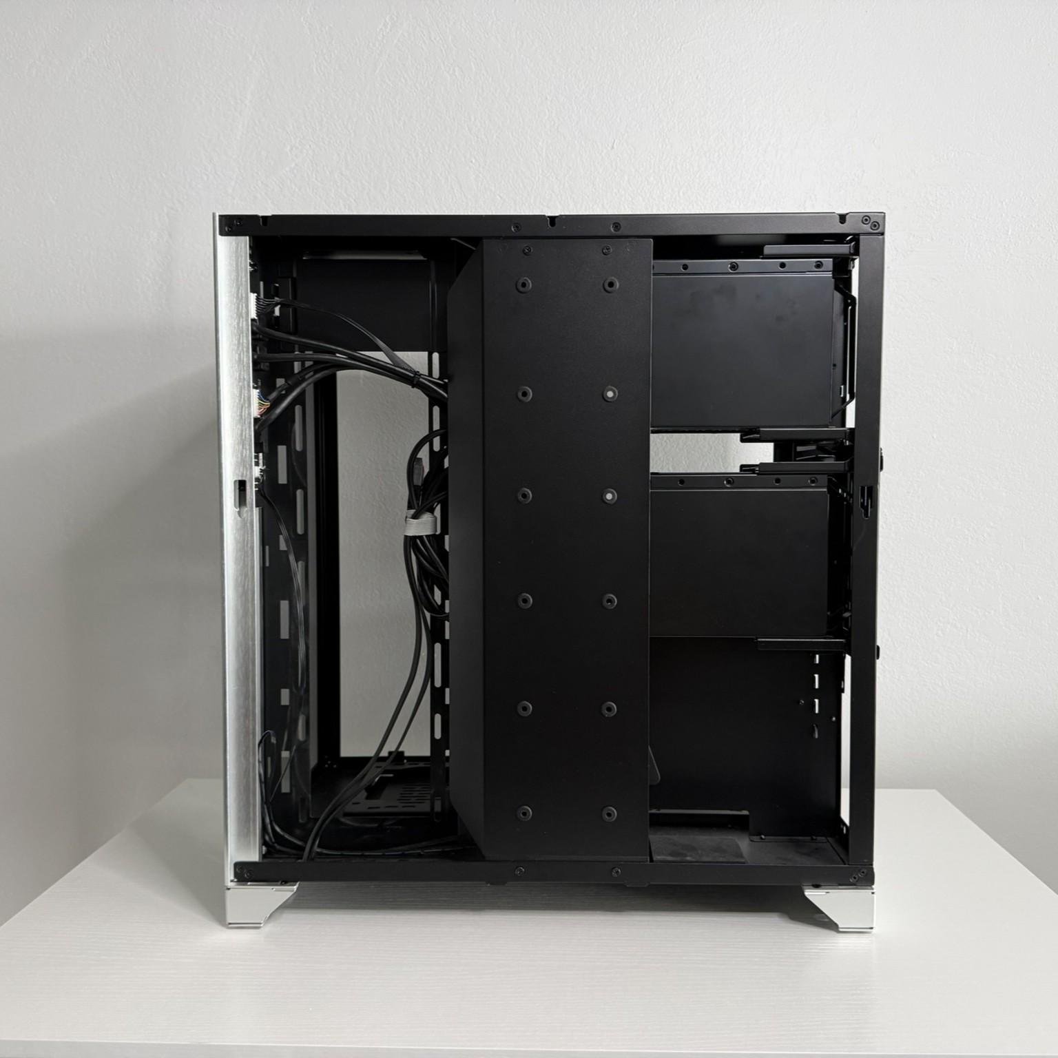 Lian Li O11D XL Tempered Glass ATX Tower Case - Silver