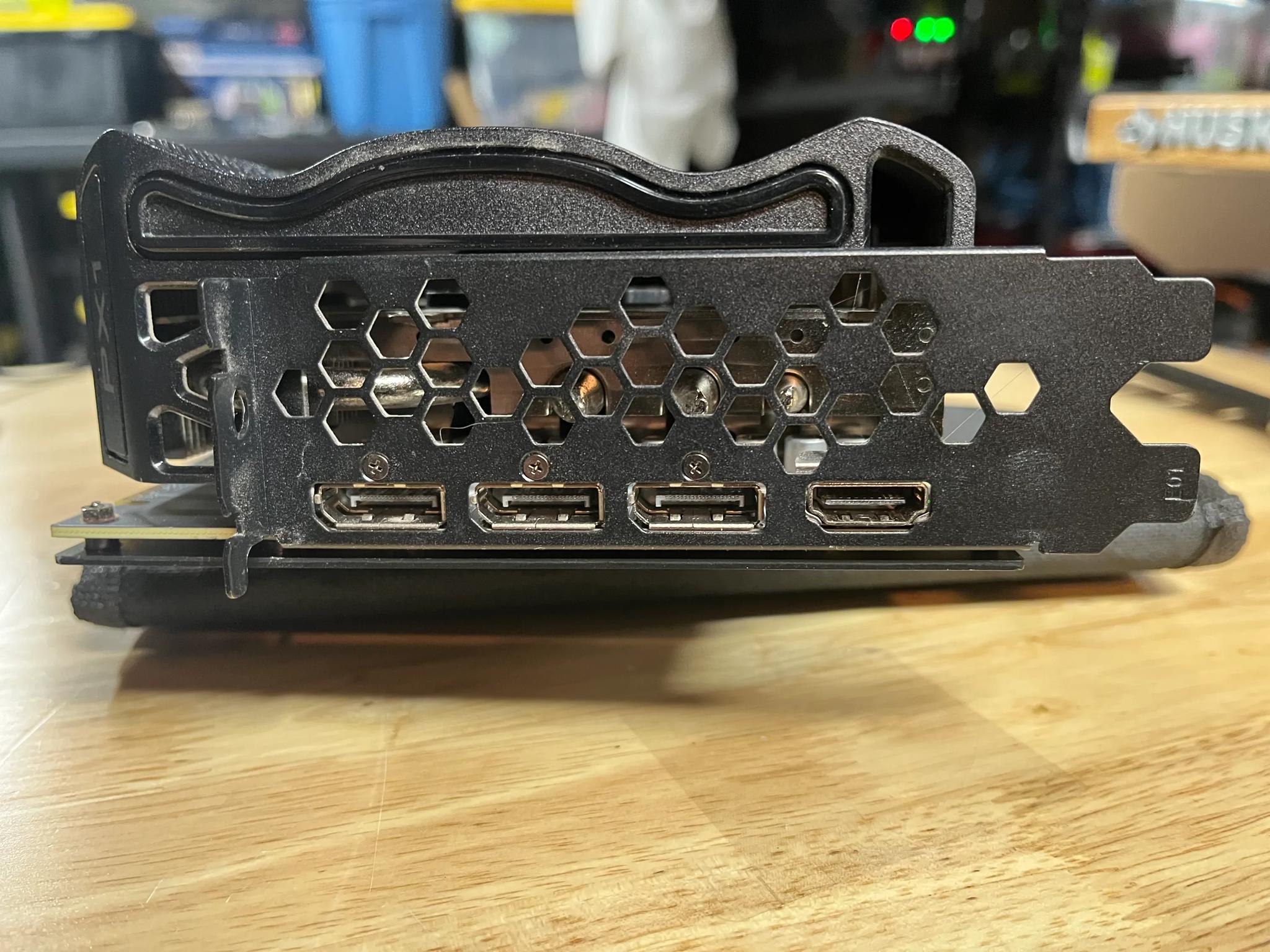 EVGA 3090 FTW with anti-sag bracket and right-angled PCIe power adaptors