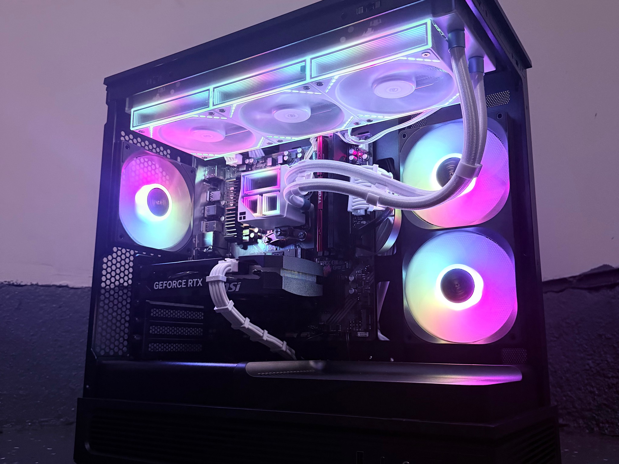 🌈"Radiant Phantom"⚫️| 1080p Gaming | RTX 5060 | Ryzen 5 8400F | 32GB DDR5 | 1TB NVMe