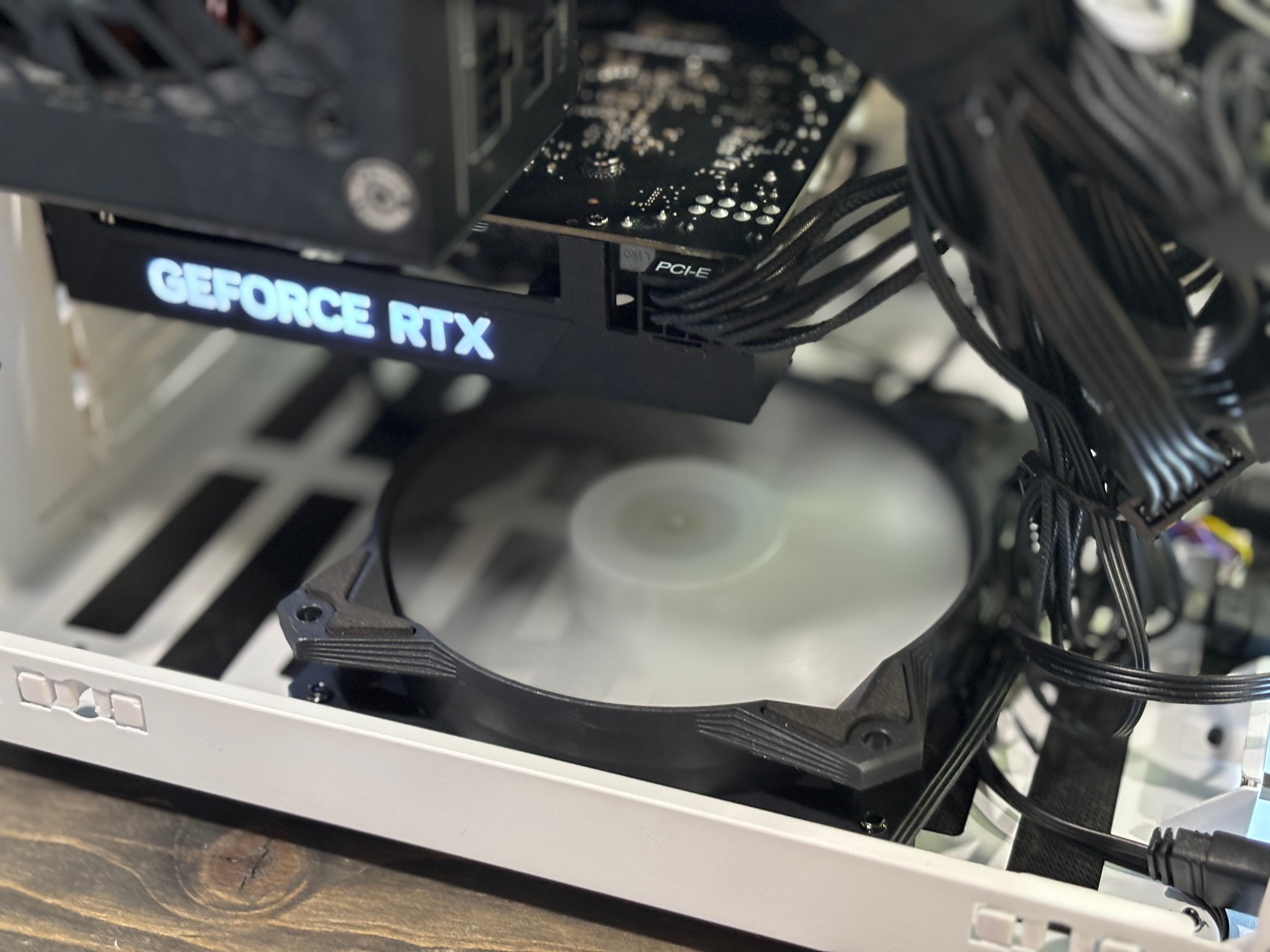 Stunning ITX Gaming PC(RTX 4060)