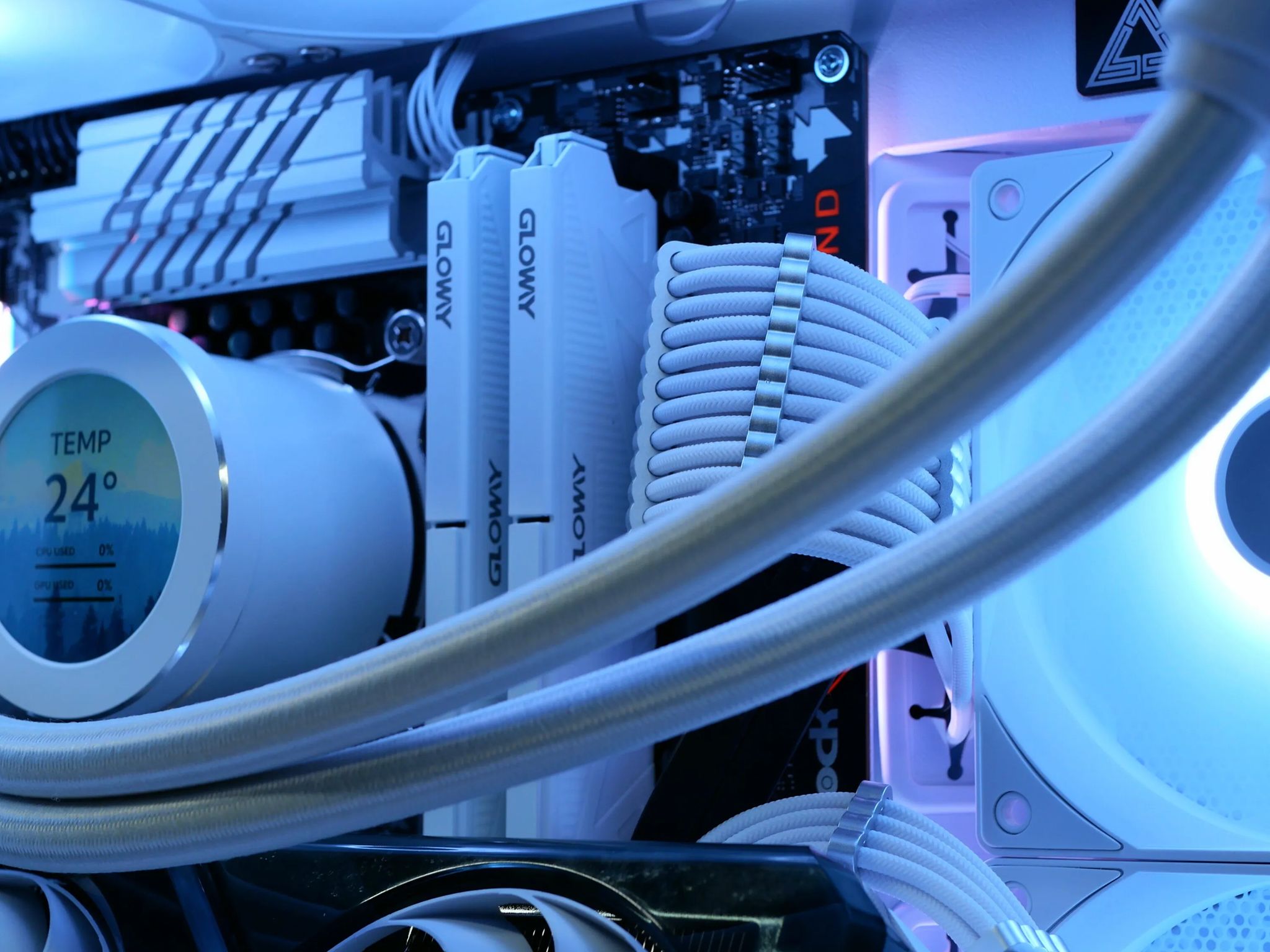 White RTX 4070, 12600kf, 32gb ram, 1tb Gen 4.0 nvme aRGB pc build