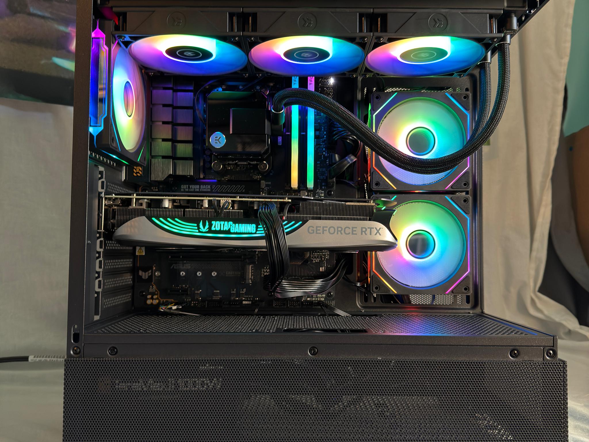 RTX 4070TI And Ryzen 7 9700X Gaming PC