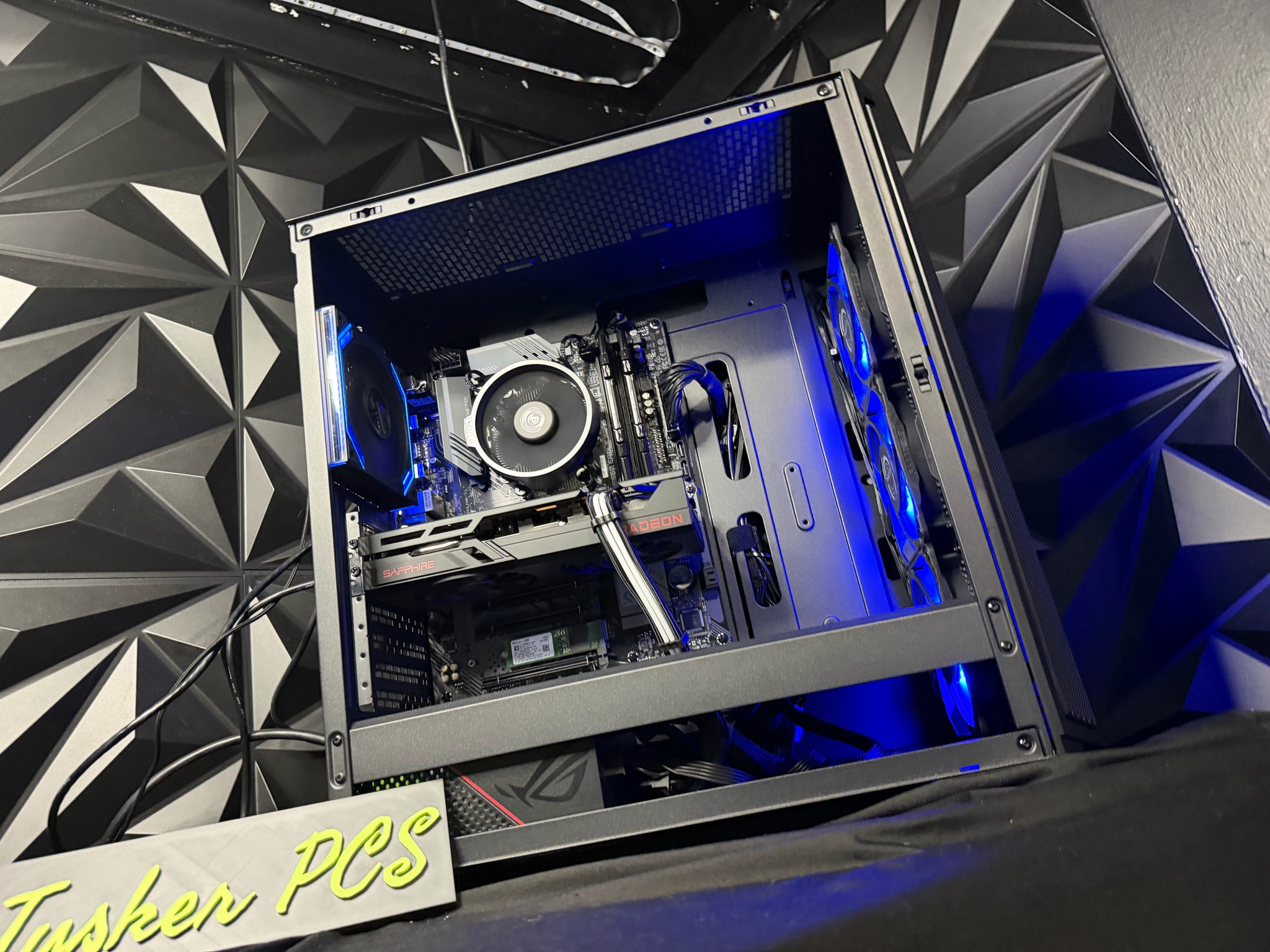 😎🔥 MID DADDY 5566 🔥😎 Ryzen 5 5500| RX 6600XT| 16 GB DDR4| 750GB NVMe| 650W PSU