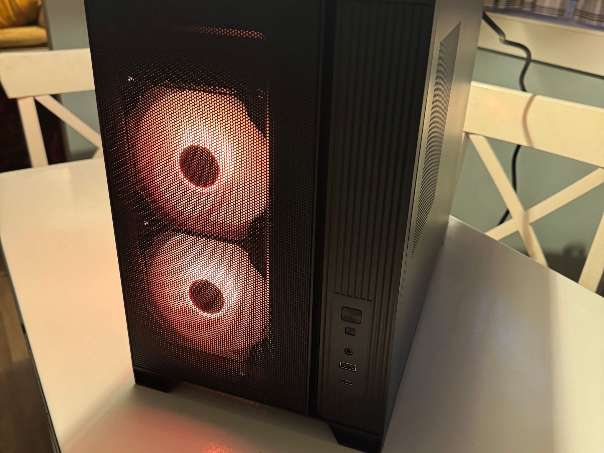 EmberStrike | Custom Gaming PC | RX 7600 - R5 8700F- 16GB Ram - 1TB SSD