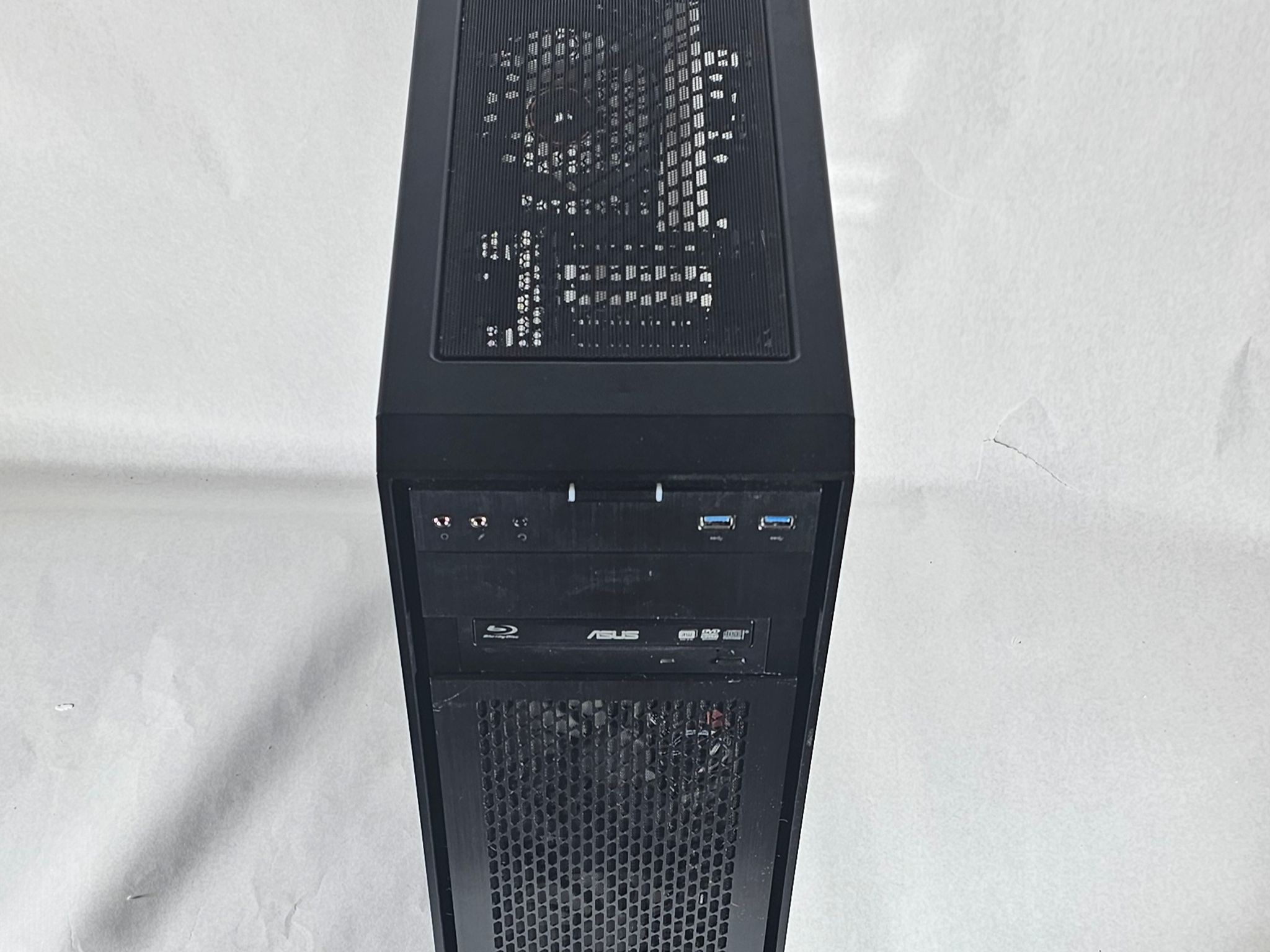 Black Corsair PC Case w/ 4 Fans