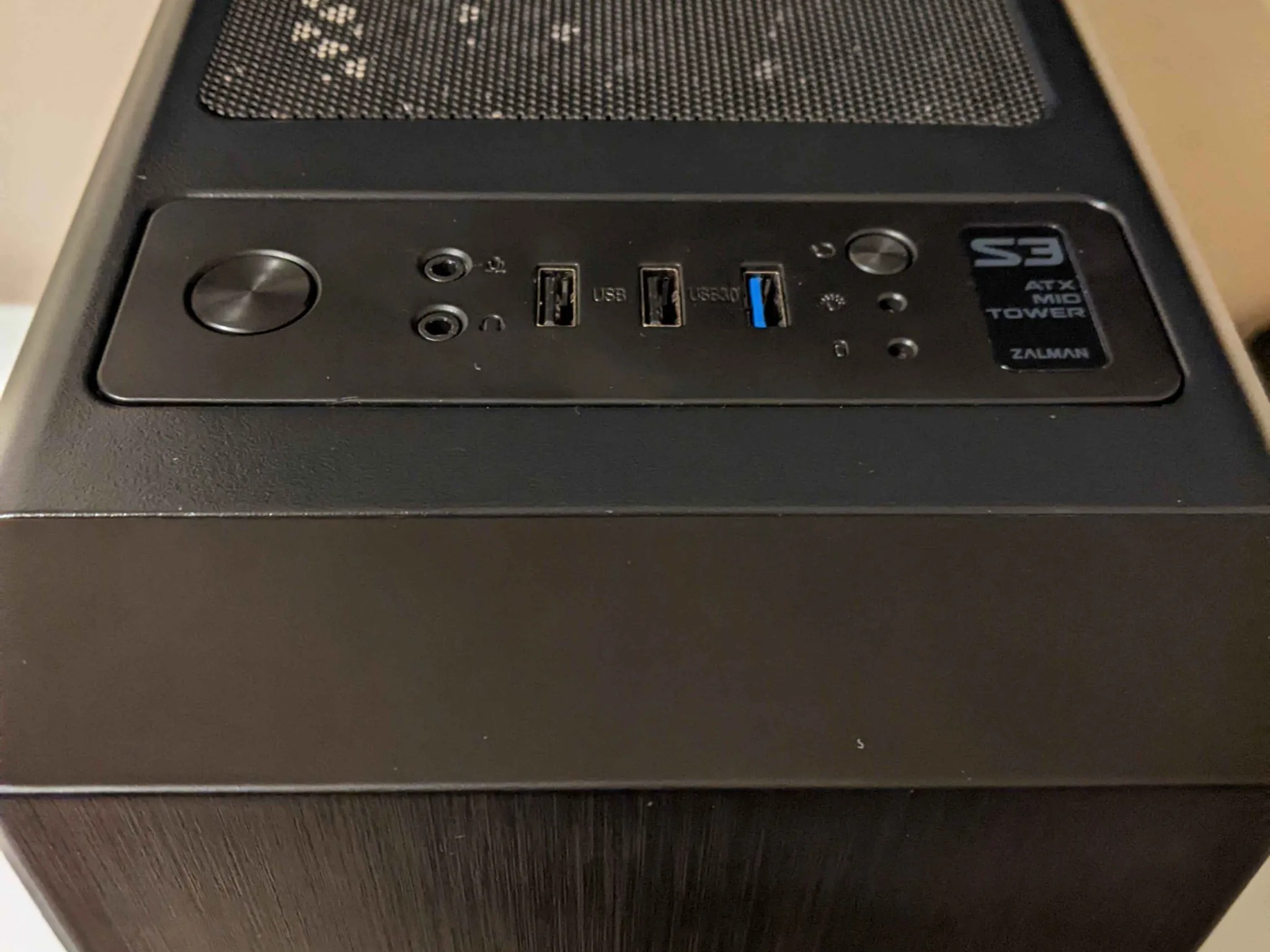 Basic + Budget E-Sports Computer | R5 1600, 16GB RAM, R7 360, 120GB + 500GB