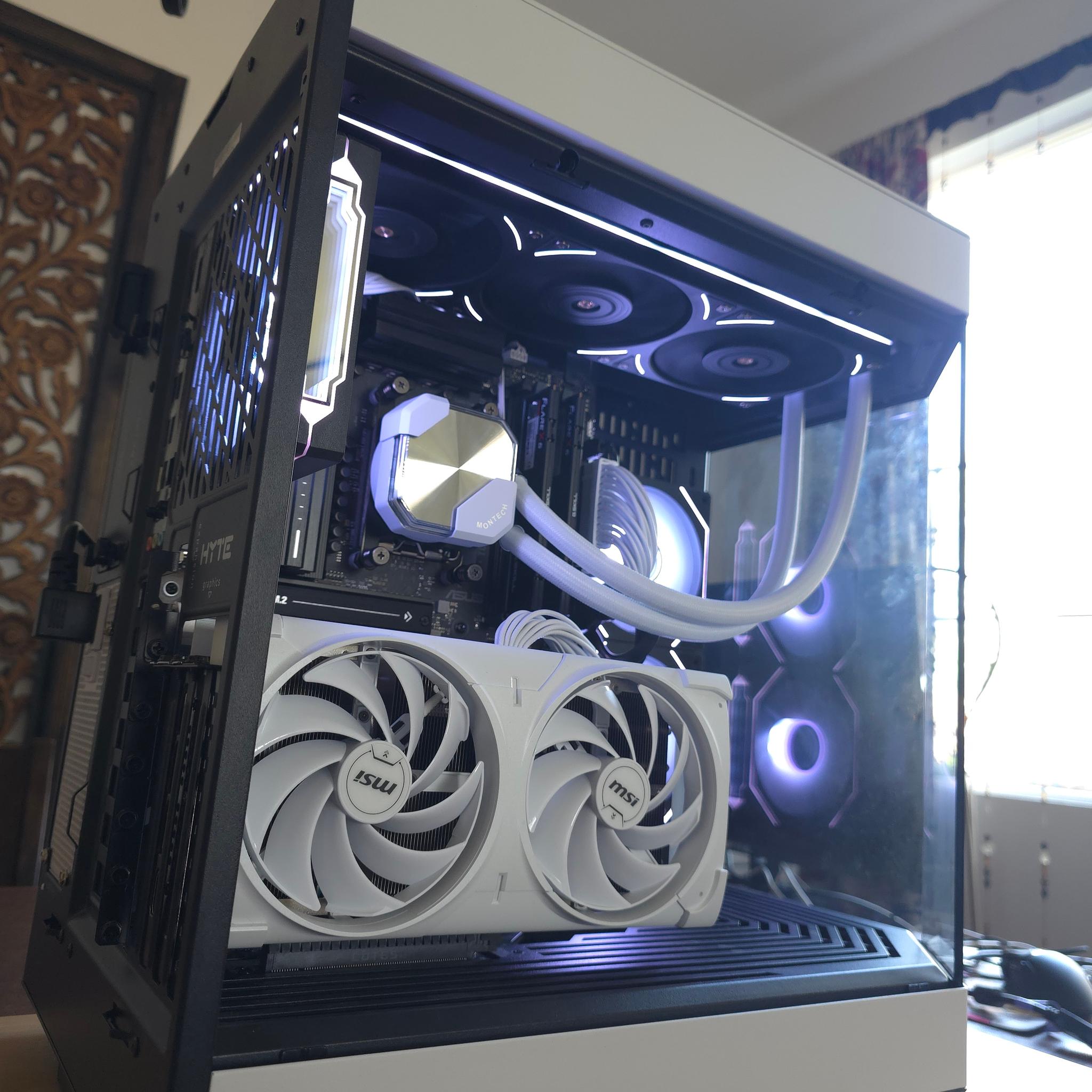RTX 5070 White Gaming PC | Ryzen 5 7600X3D | 32GB DDR5 | 2TB NVMe | Clean Y60 Build