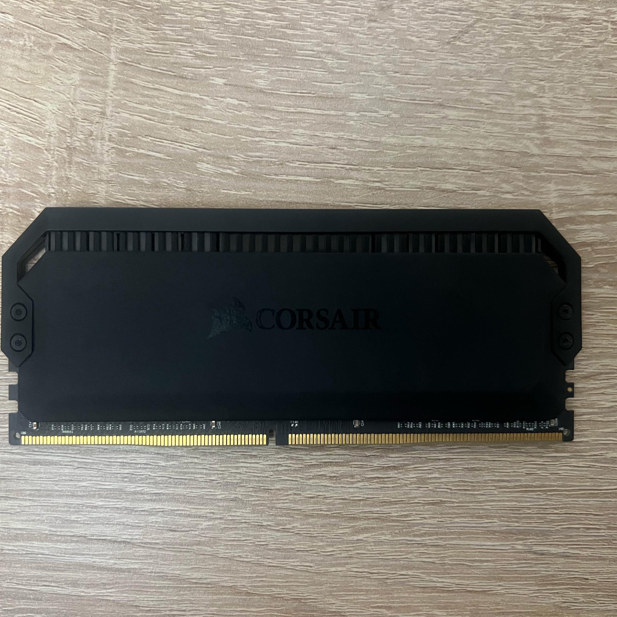 Corsair Dominator Platinum RGB 16GB (1x16GB) DDR4 4000MHz CL18