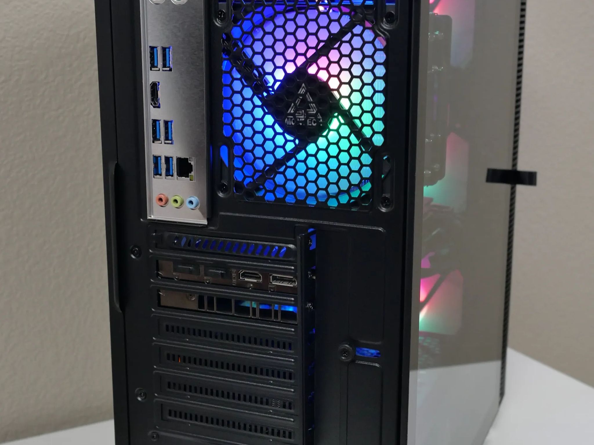Intel i7-9700k - MSI GeForce RTX 2070 Super - Corsair Vengeance 32GB 3600MHz - 1TB NVMe SSD