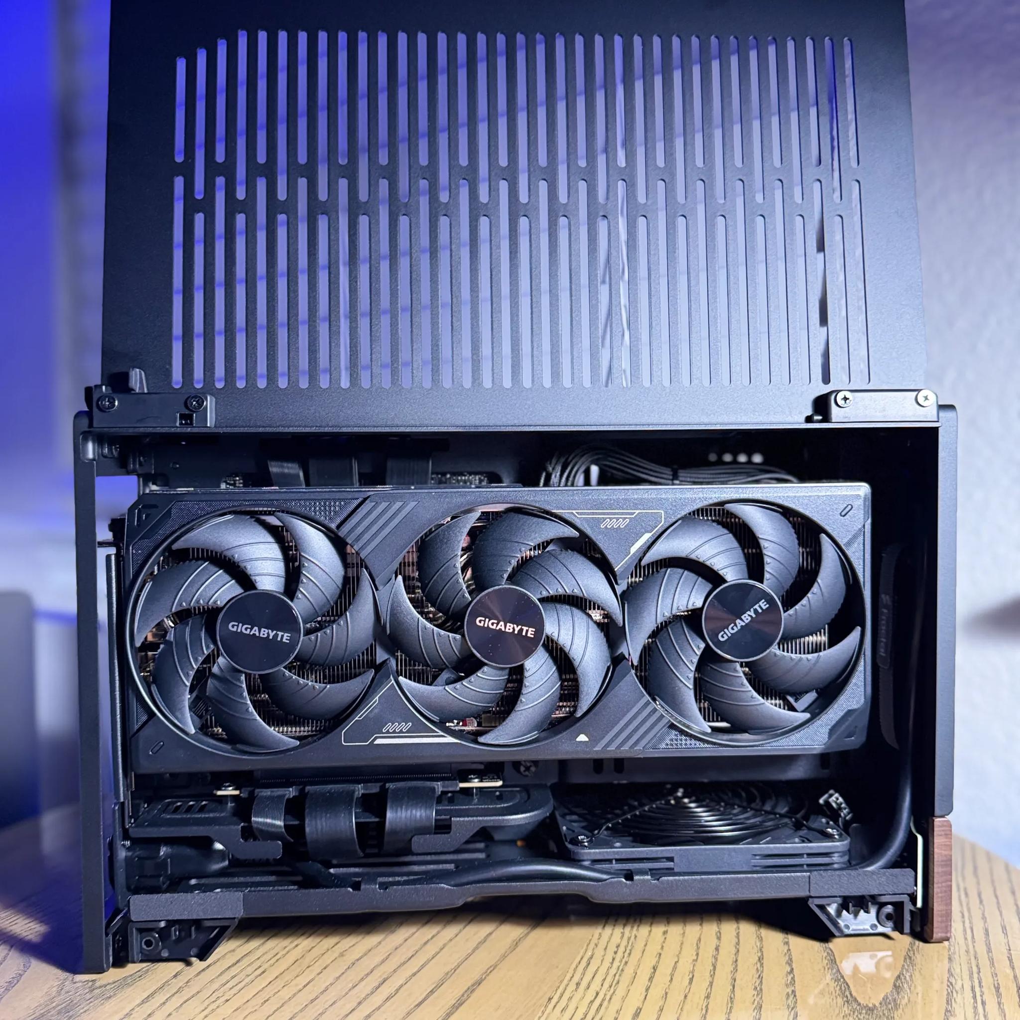 The Distinguished Gentleman II 🎩 Gaming PC, NVIDIA 5070 Ti OC, RYZEN 9600X, 32GB RAM, 2TB SSD