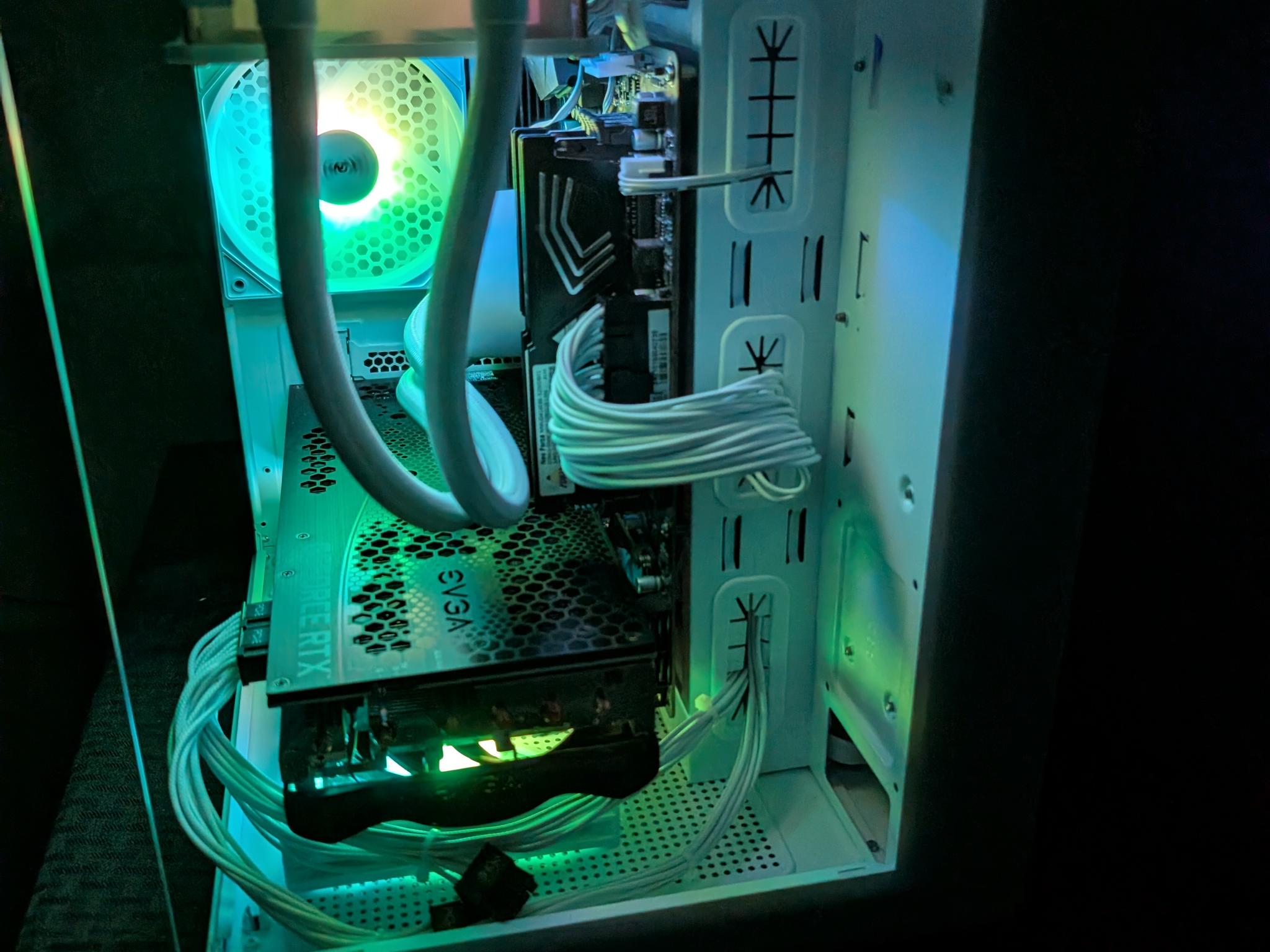 RTX 3070ti-Ryzen 7 5800xt-32GB DDR4 3200-1 TB NVME White Compact Gaming PC