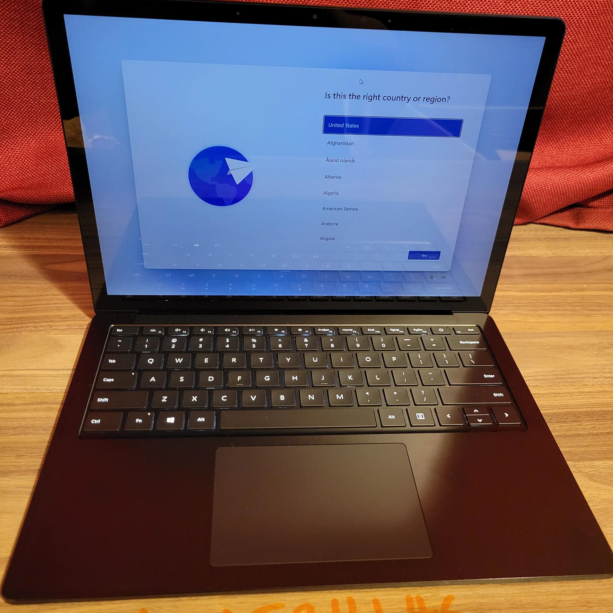 Microsoft Surface Laptop 3 - 256gb ssd - 13.5" 2k touch screen - intel i7