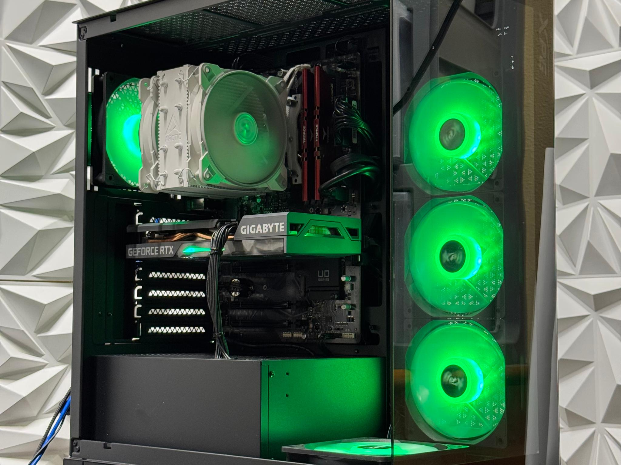 i7-11700F / RTX 3060 Ti / 32GB Ram / 256GB SSD + 2TB HDD / 600w power supply