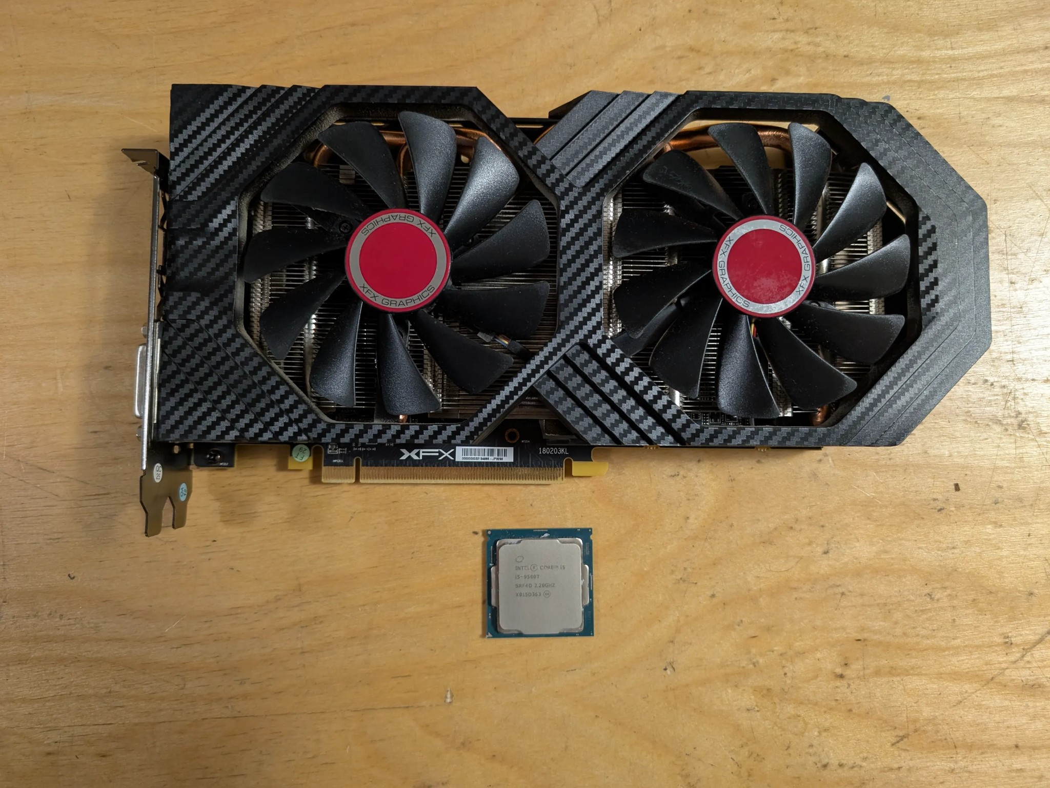 Intel Core i5 9500T + AMD RX 580 4GB